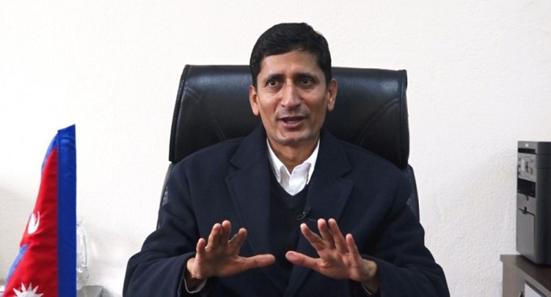 साढे १० अर्ब भुक्तानी बाँकी रहँदा स्वास्थ्य बीमा बोर्ड नेतृत्वविहीन, निर्देशक काफ्लेले दिए राजीनामा