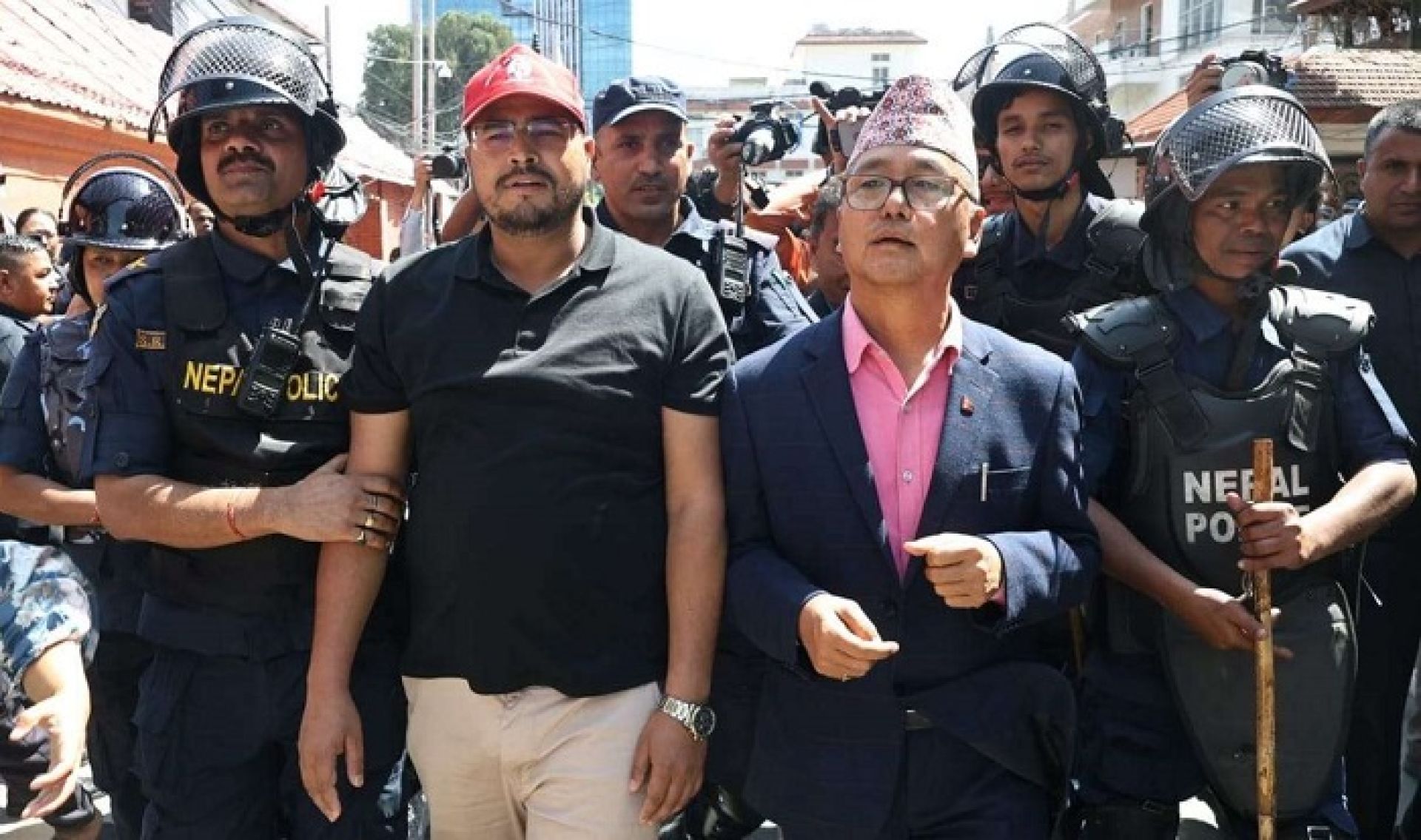 अध्यक्ष लिङदेनसहित तीन सांसद प्रहरी नियन्त्रणमा 