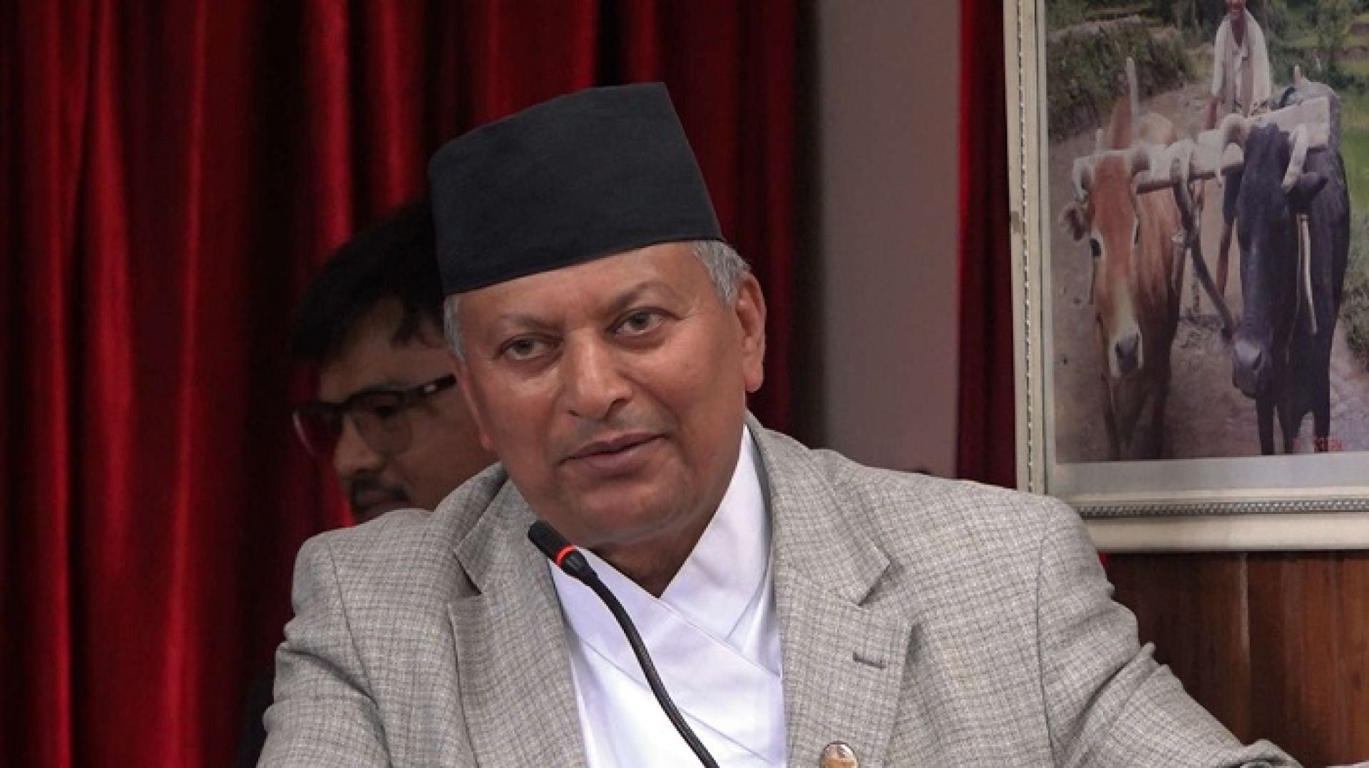 सहकारी क्षेत्रलाई भ्रमित पार्न नराम्रा भाष्यहरु खडा गरिँदैछः मन्त्री अधिकारी  