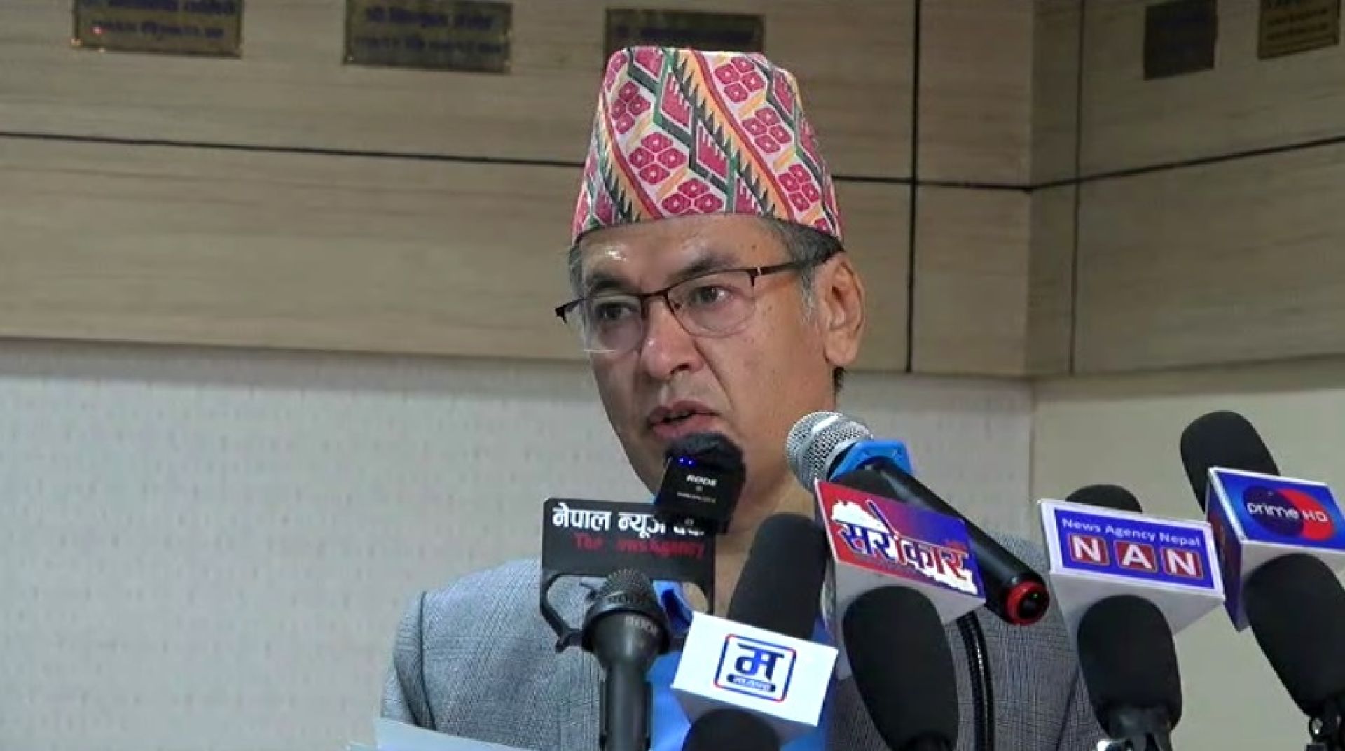 नेपाल विद्युत् प्राधिकरणको स्वेतपत्र जारी, प्राधिकरण ५ अर्ब २६ करोड नोक्सानीमा छ: निर्देशक शाक्य