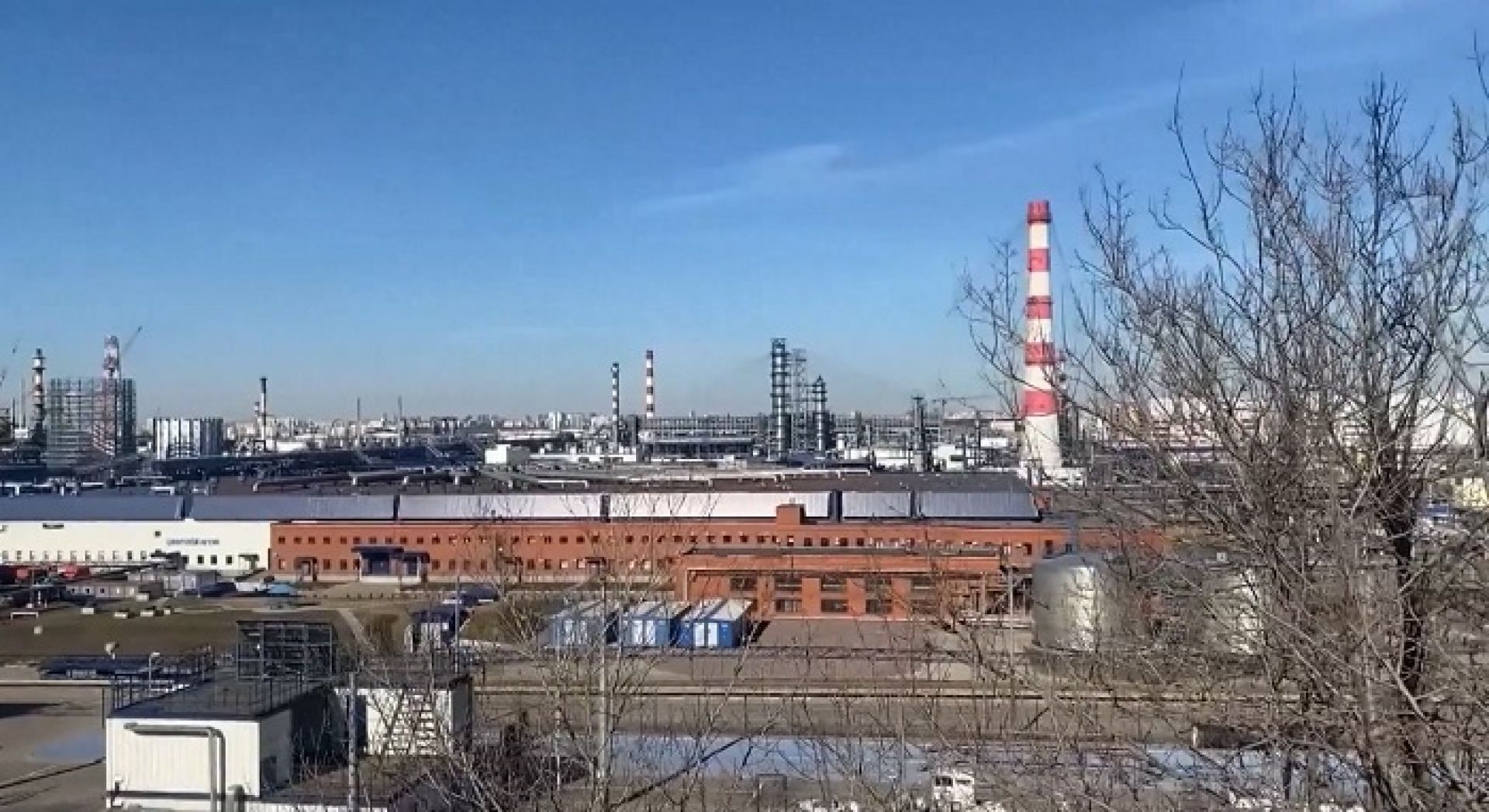 २०२७ को अन्त्यसम्म रूसी ग्यास र तेल आयातमा प्रतिबन्ध लगाउने युरोपेली आयोगको प्रस्ताव