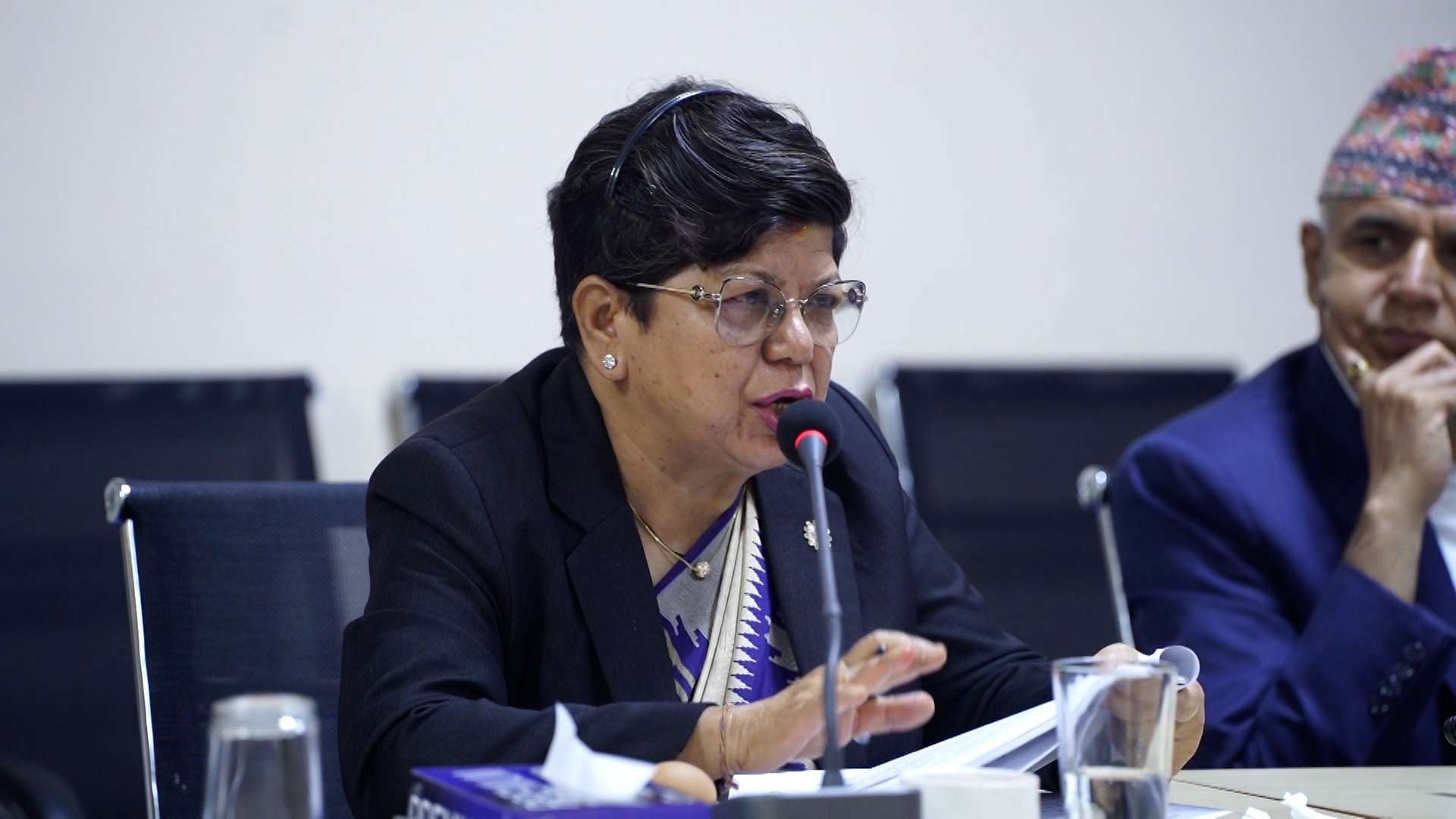 दुर्गम जिल्लाहरुमा ९ रुपैयाँमा नै नुन वितरण भइरहेको छः उर्मिला श्रेष्ठ