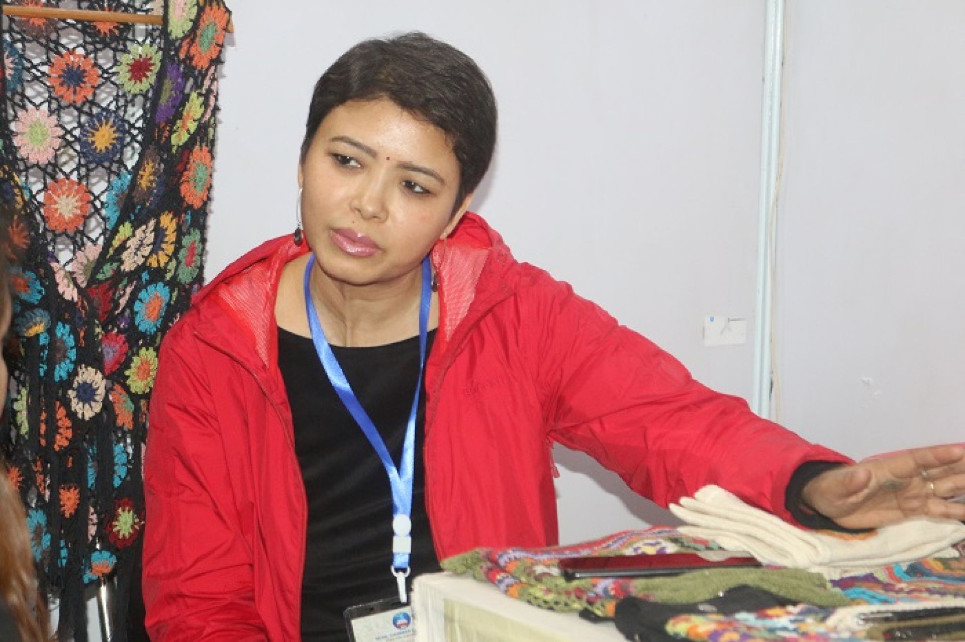 स्वदेशमै केही गर्नुपर्छ भन्ने हेमाको हुटहुटीले जन्मिएको ‘ओमकारा’   