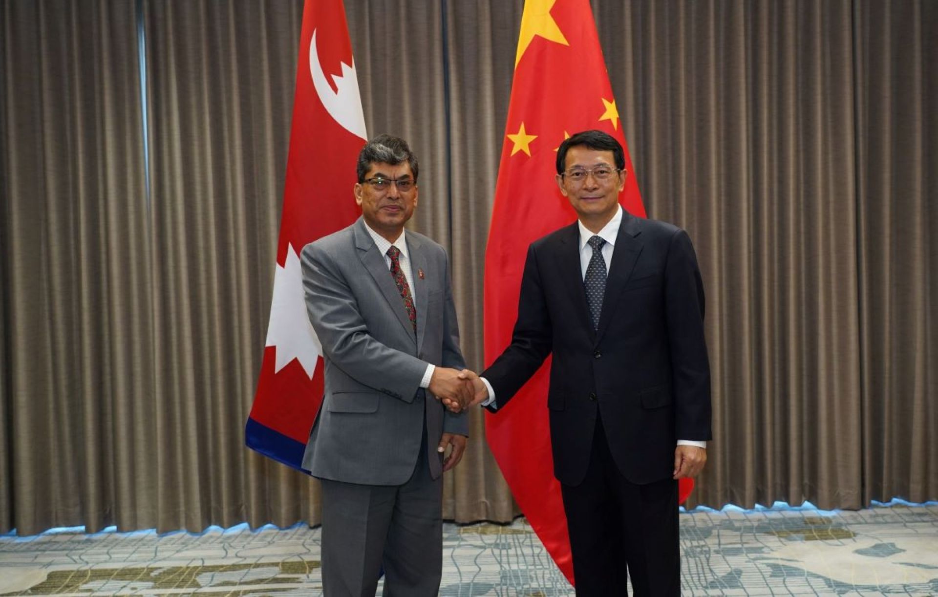 योजना आयोगका उपाध्यक्ष र चिनियाँ समकक्षीबीच बेइजिङमा भेटवार्ता 