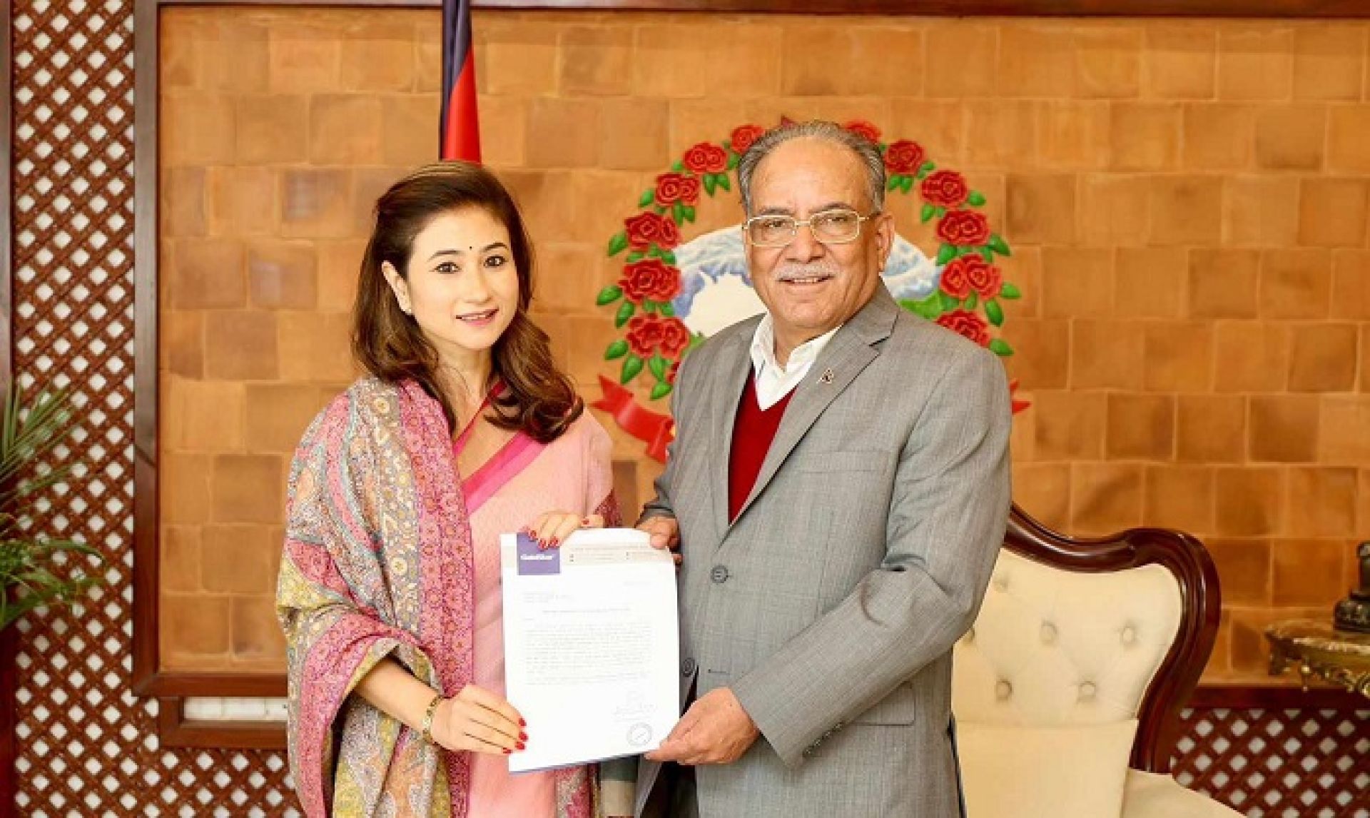 गोल्डस्टार शूजद्वारा जाजरकोटका भूकम्प पीडितलाई जुत्ताचप्पल सहयोग