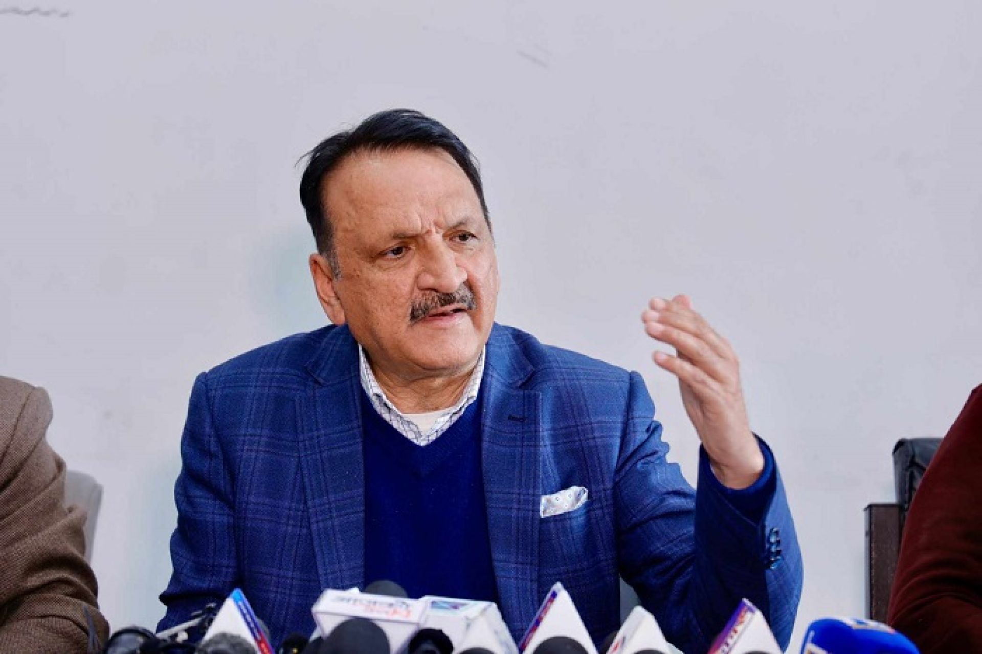 शिथिल अर्थतन्त्रलाई लयमा फर्काउने प्रयासमा थिएँः निवर्तमान अर्थमन्त्री