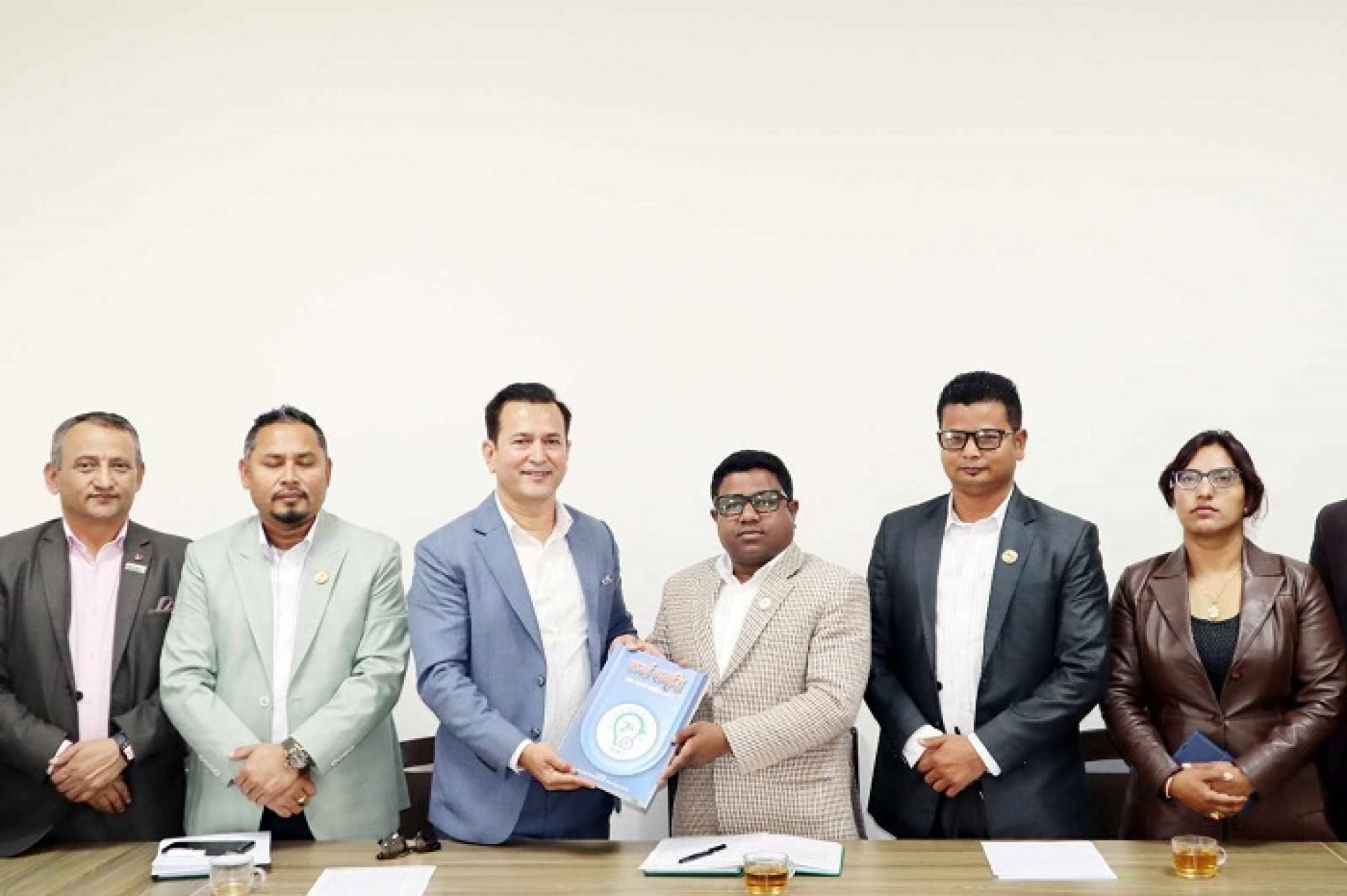 निकुञ्ज र संरक्षण क्षेत्रका सीमाना हेरफेर गरी आयोजना बनाउने वातावरण बनाउन इप्पानको माग