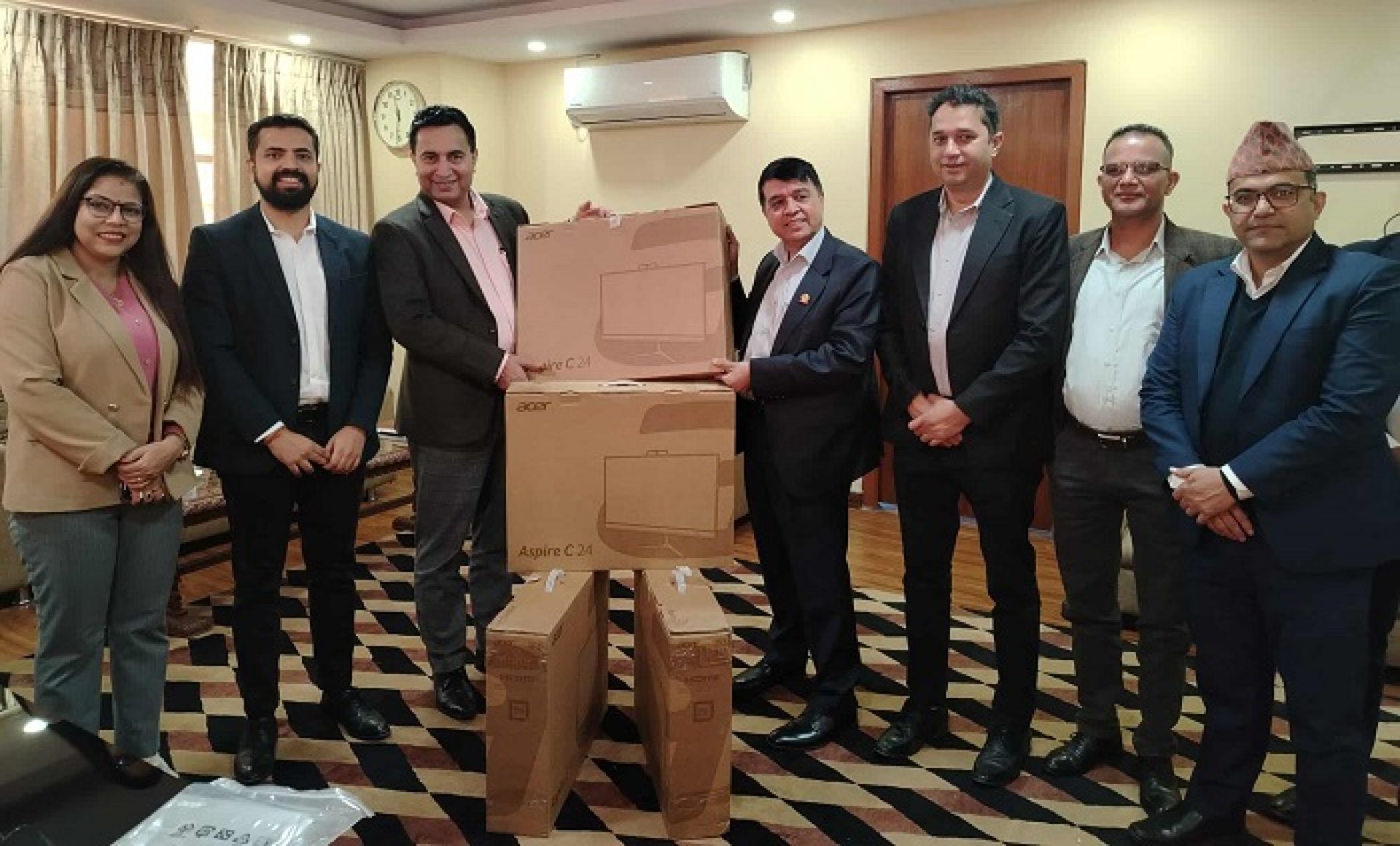 महासंघद्वारा उद्योग विभागलाई कम्प्युटर हस्तान्तरण 