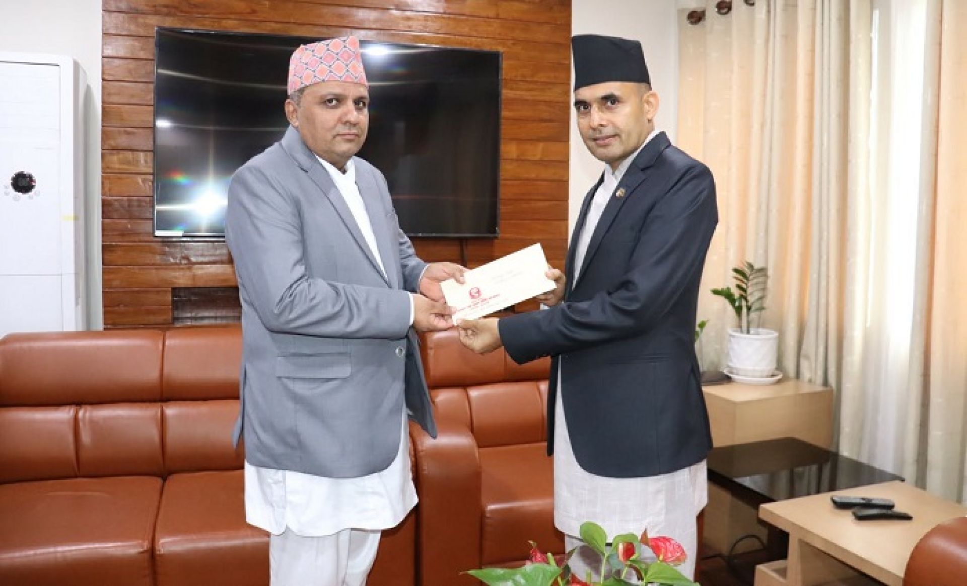 दूरसञ्चार प्राधिकरणमा घिमिरे नियुक्त, परिणाममुखी भएर काम गर्न सञ्चारमन्त्रीको निर्देशन