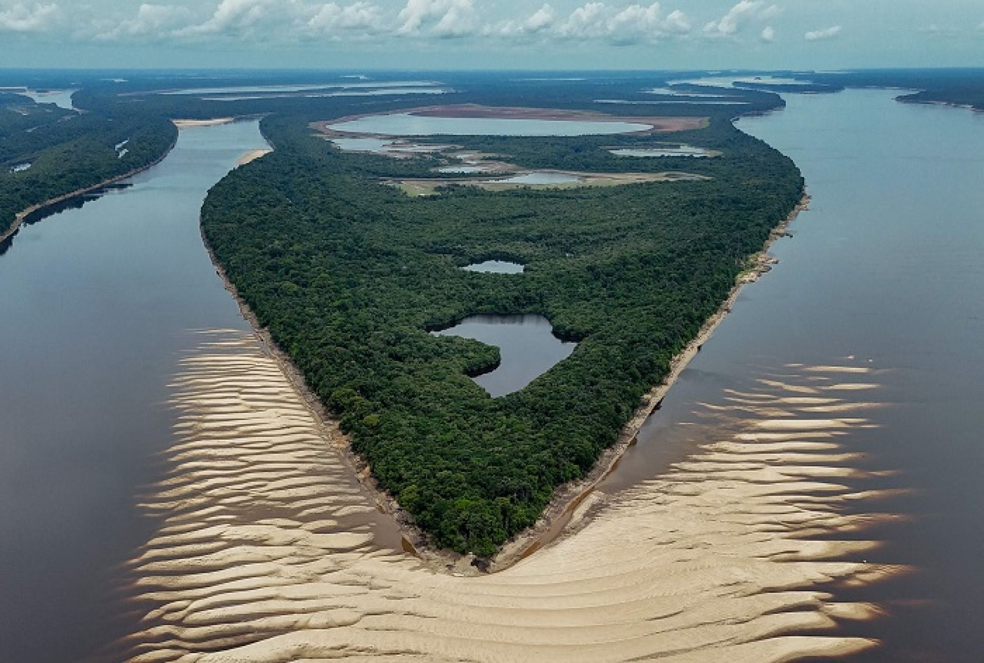 जलस्रोतमा विश्वकै धनी मुलुक ब्राजिलः प्राकृतिक सतहको पानी गुमाउँदै, थप सुक्खा हुँदै