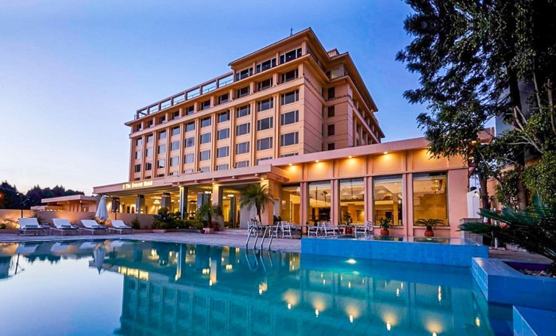 होटलमा अर्बौं लगानी तर निराश छन् व्यवसायी