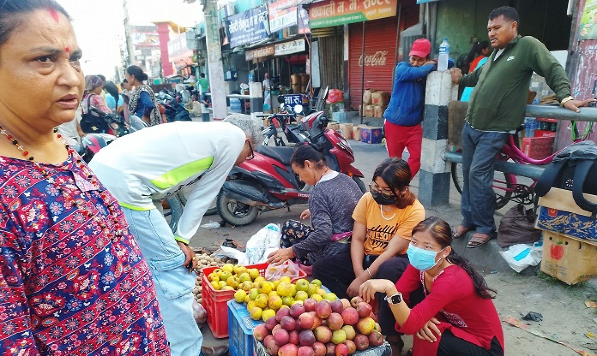 दसैँ–तिहारलाई कोसेली कर्णालीको स्याउ