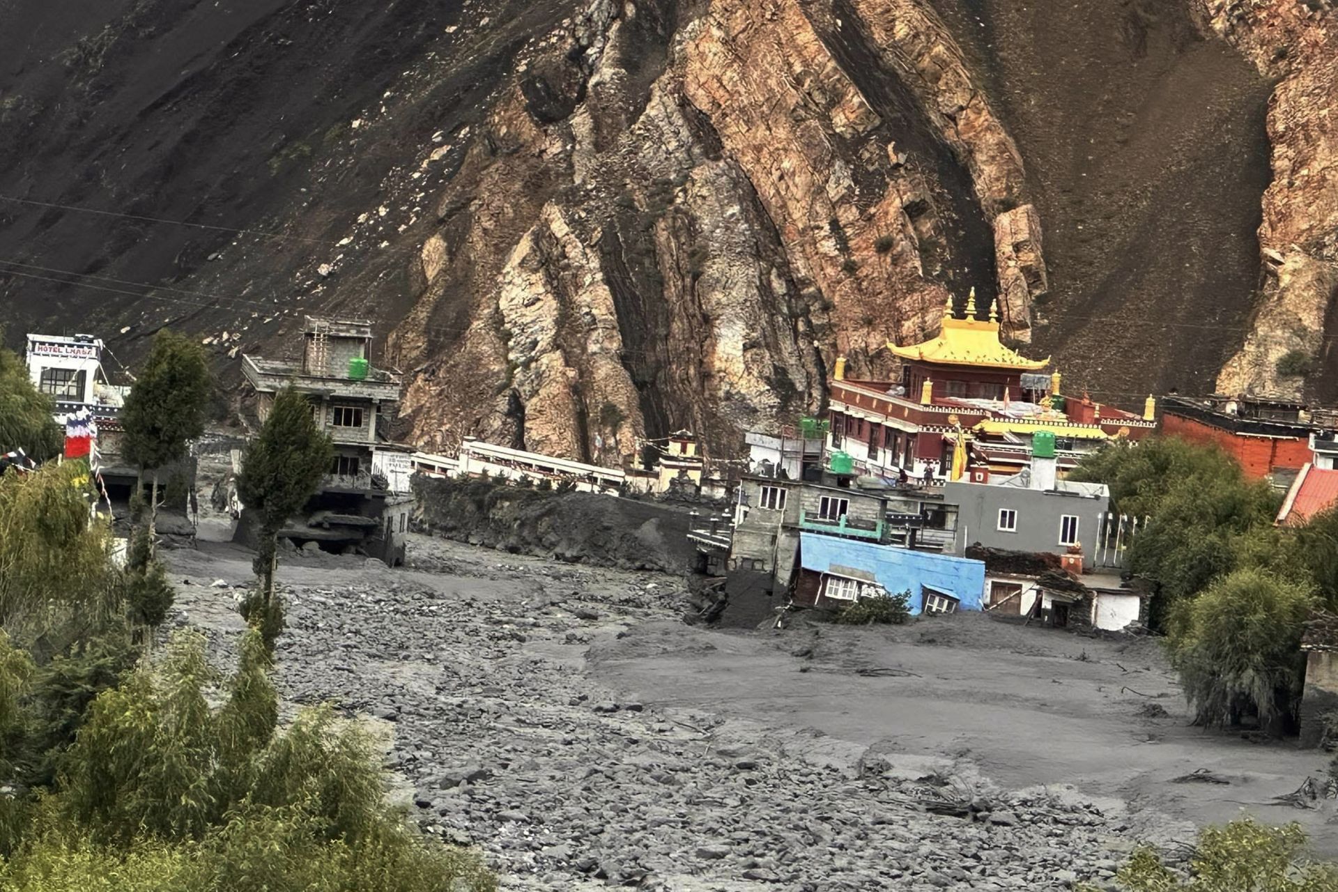 मुस्ताङमा आएको बाढीबाट करिब एक अर्बको क्षति