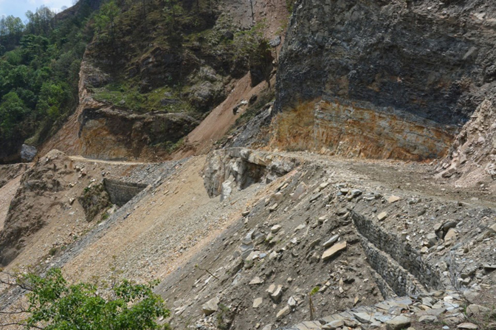 कालीगण्डकी कोरिडोर १७ घण्टादेखि अवरुद्ध