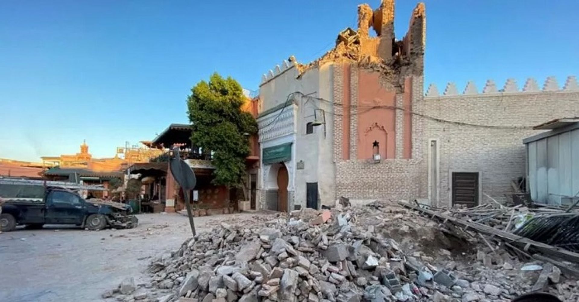 मोरक्को भूकम्पमा परी मर्नेको संख्या दुई हजार आठ सय पुग्यो, सहायता नपाएको पीडितको गुनासो