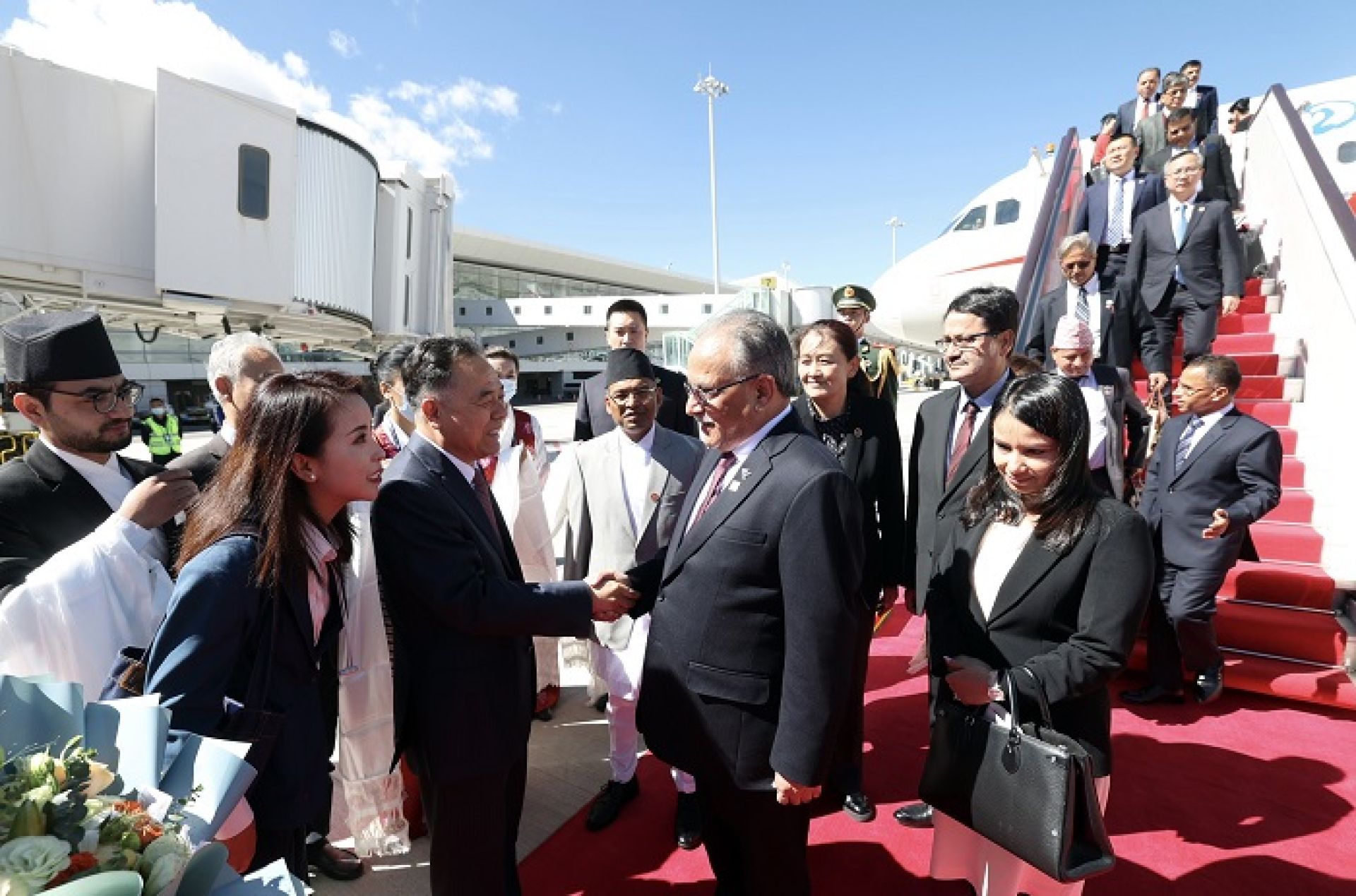 प्रधानमन्त्री दाहाल ल्हासामा