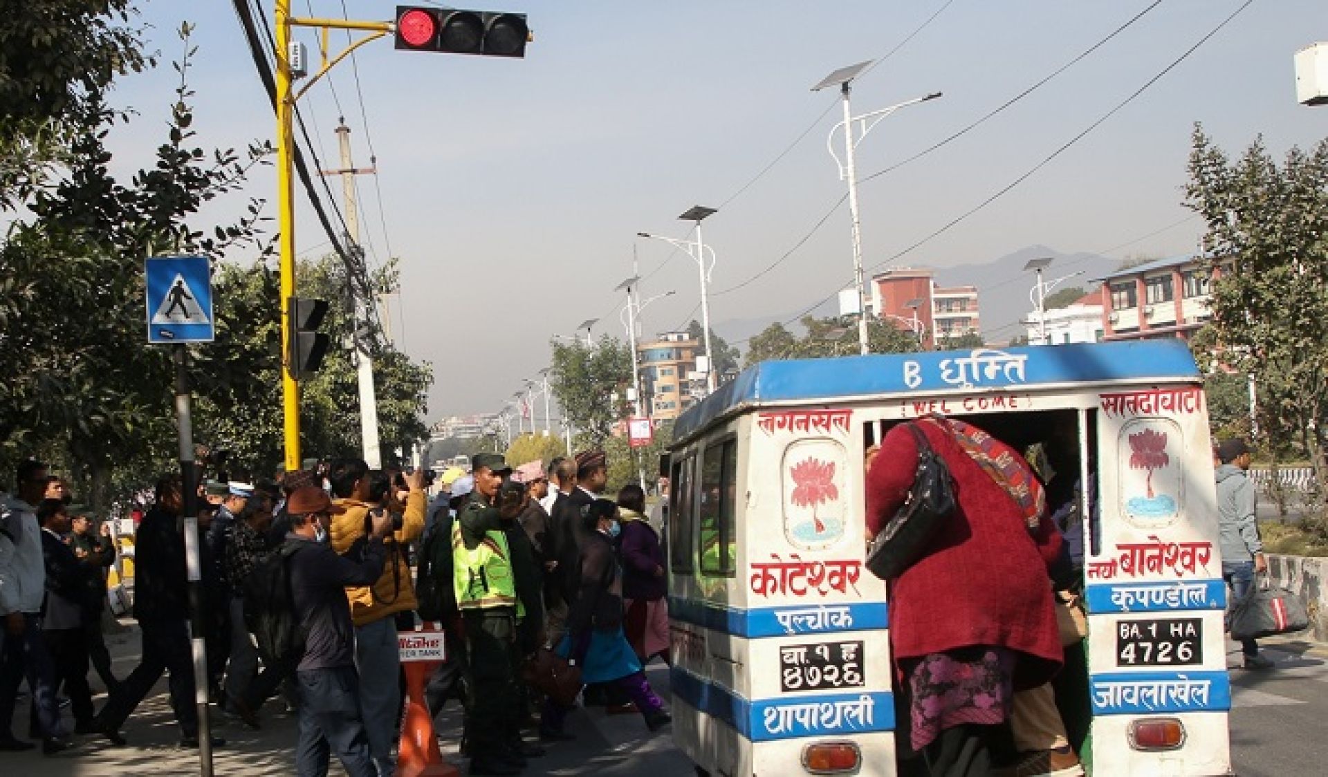 स्विच थिचेर बाटो काट्ने ट्राफिक लाइट आजदेखि सञ्चालनमा