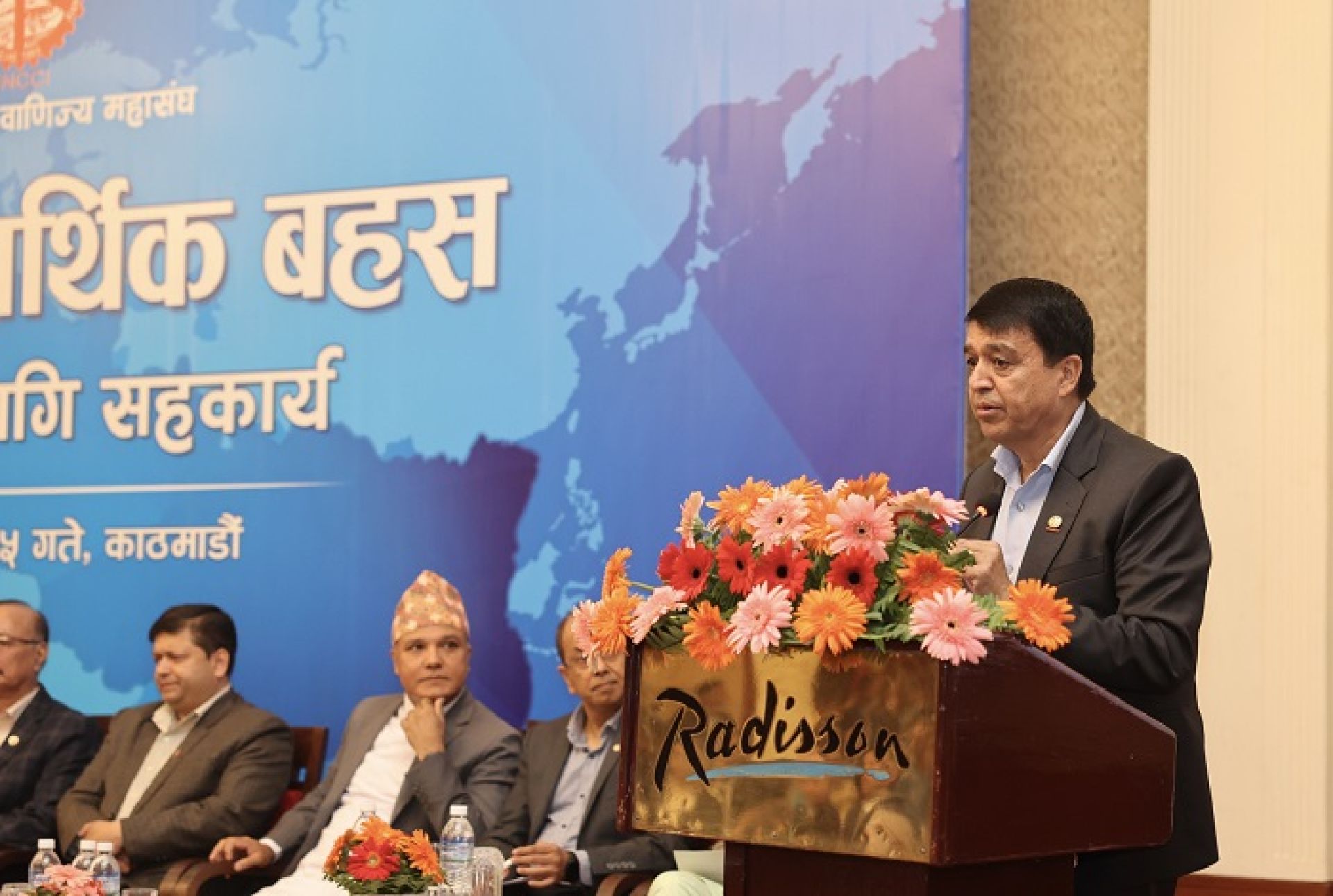 प्रधानमन्त्री सामु महासंघ अध्यक्ष ढकालको प्रश्नः व्यवसायीलाई दोष थुपारेर अर्थतन्त्र चल्छ ? 