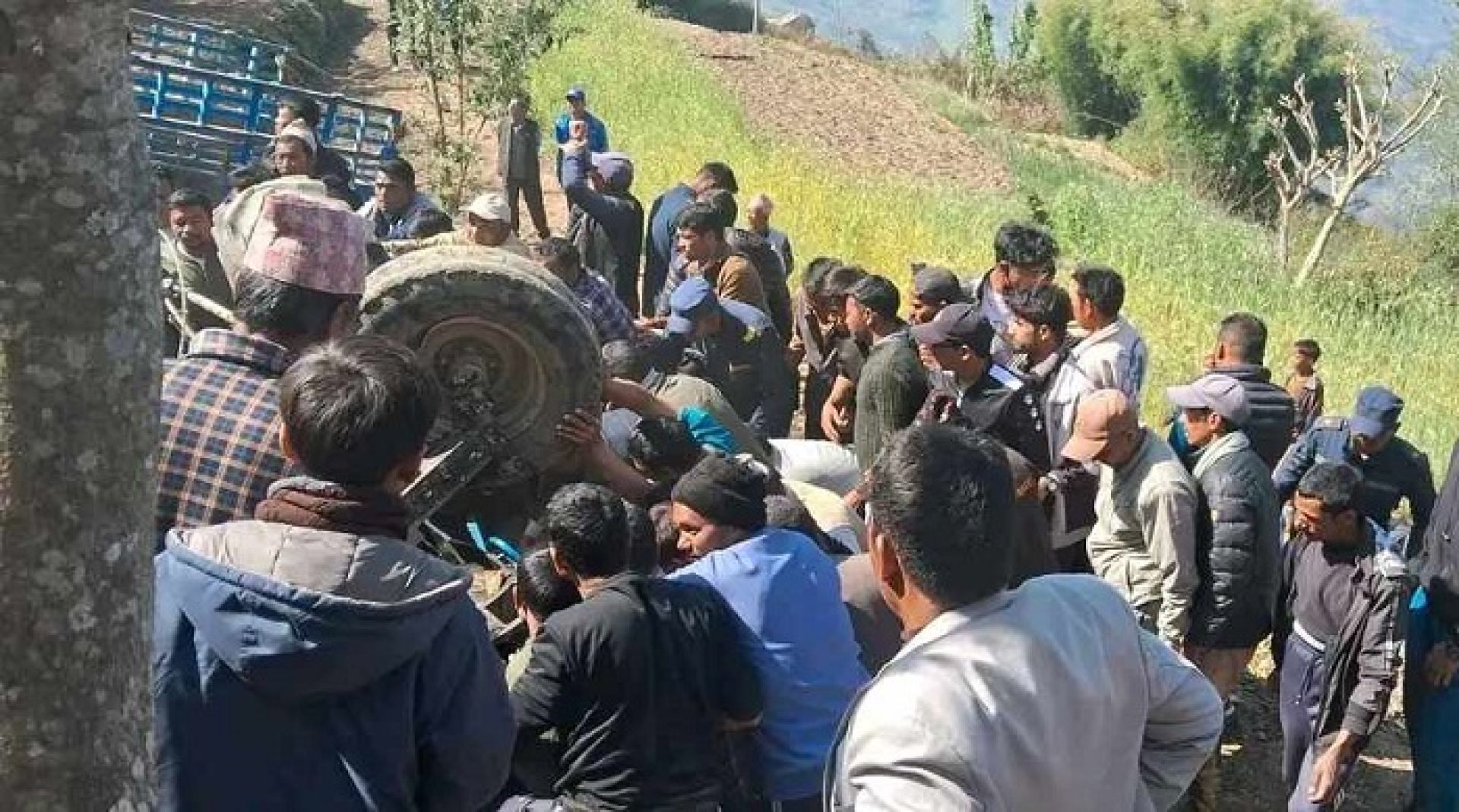 अछाममा ट्र्याक्टर दुर्घटना, पाँच जनाको मृत्यु