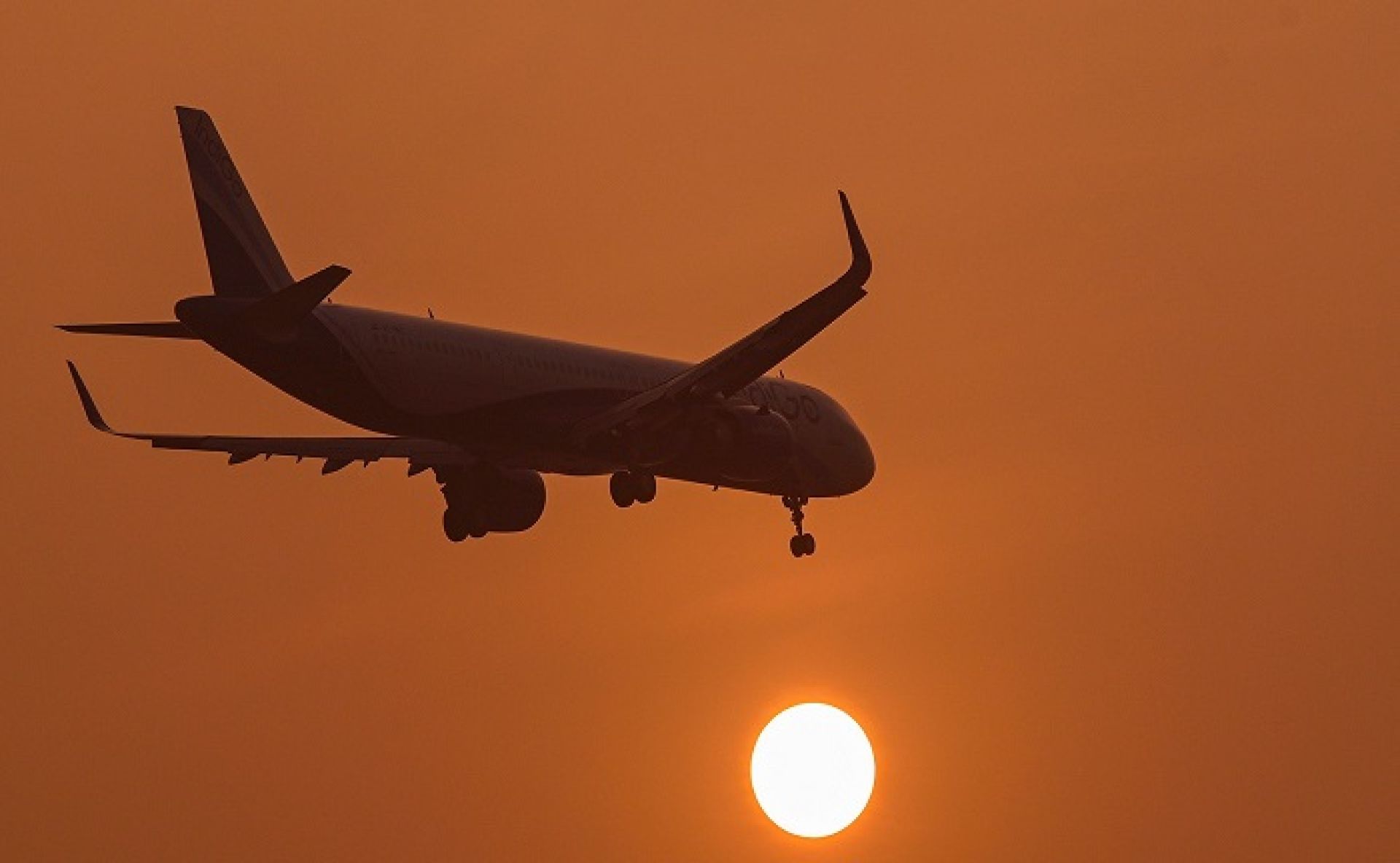 यूएई र साउदीमा रहेका अमेरिकी नागरिकलाई ट्राभल एड्भाइजरी, जुनसुकै बेला उडान रद्द हुने चेतावनी