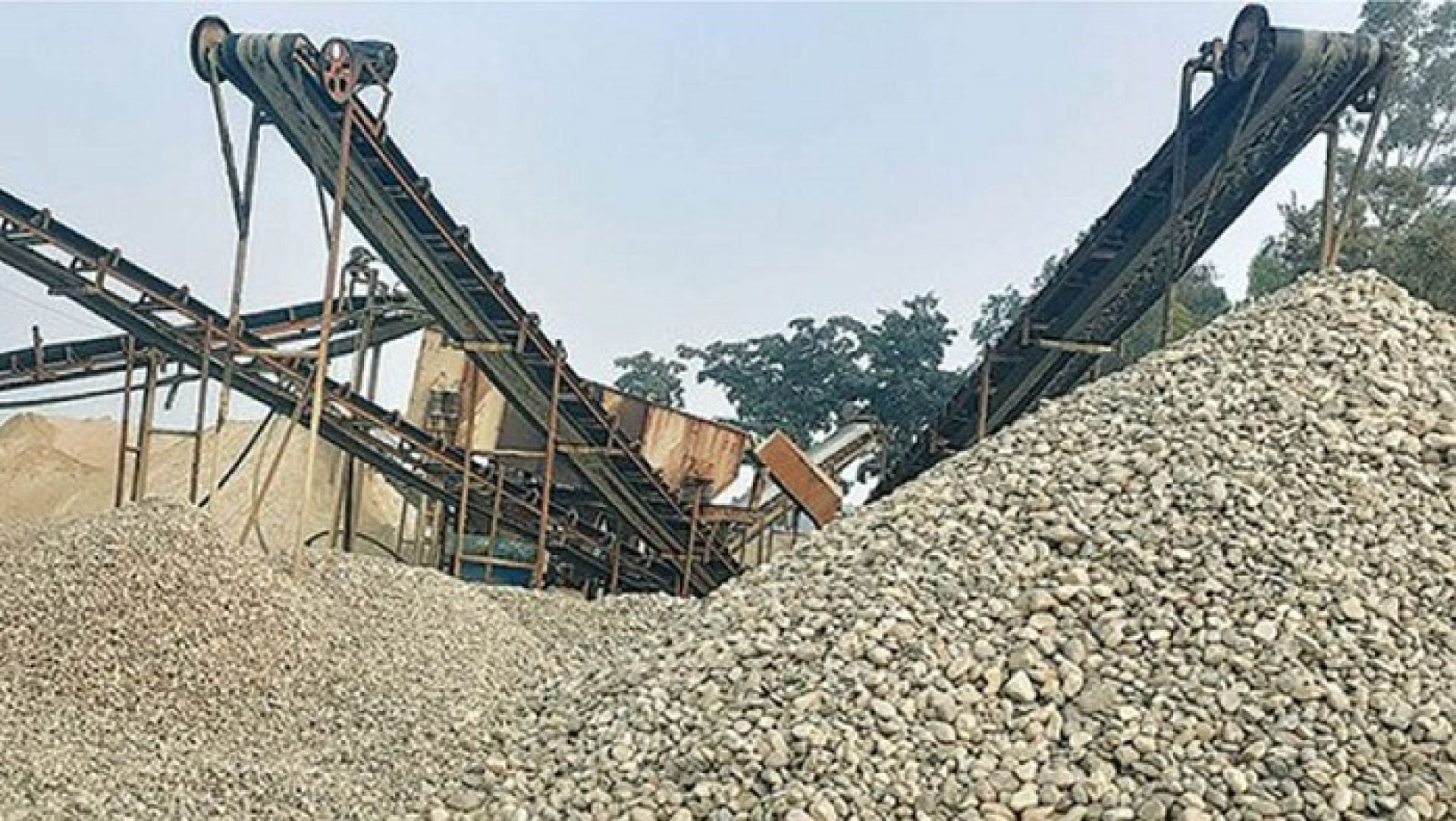 राजस्व नतिरेपछि खानीजन्य पदार्थ उत्खननमा रोक