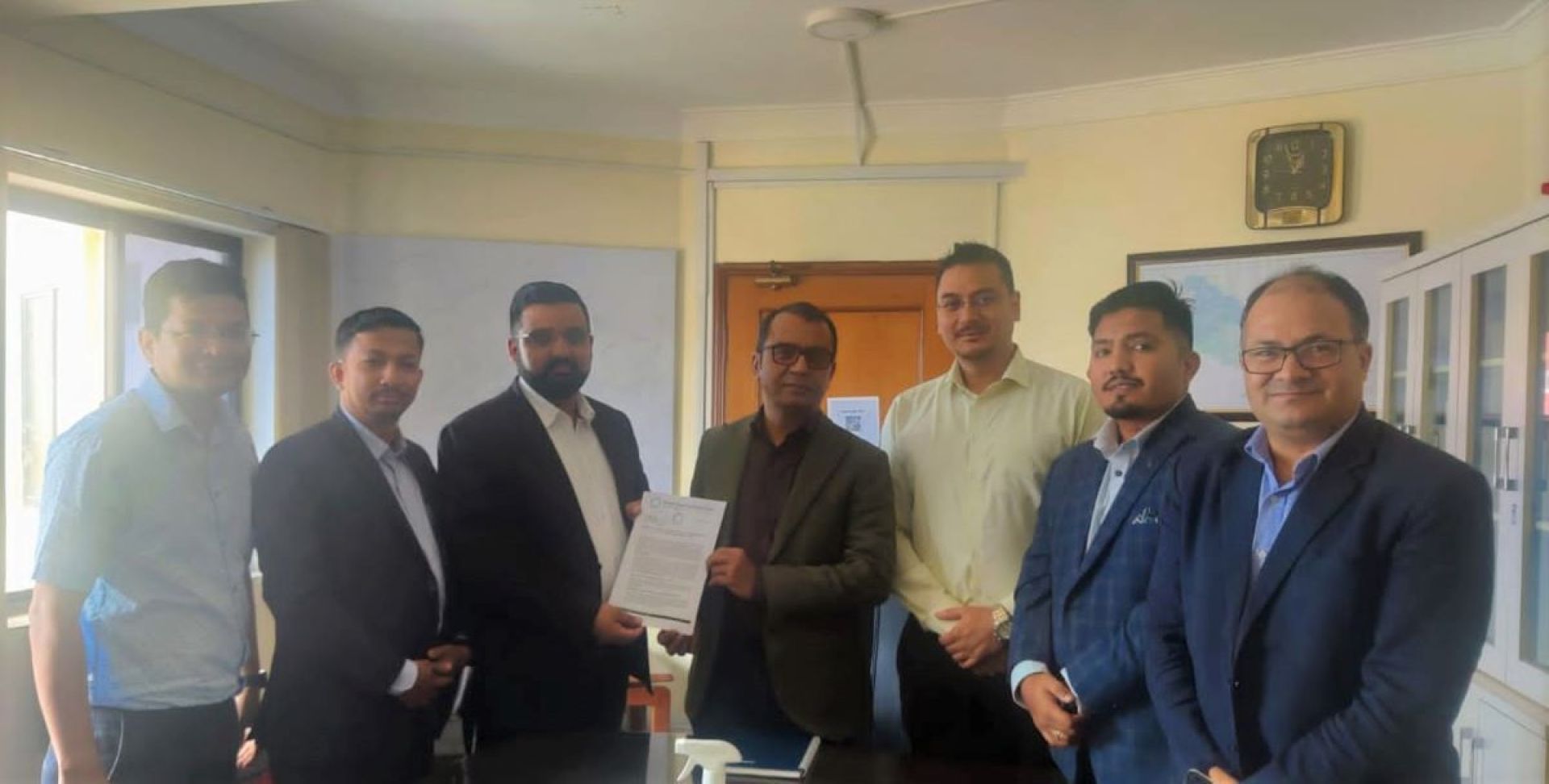 ब्रोकर एशोसिएसनले भन्यो- निलम्बनको समय होइन नगदै जरिवाना गरियोस् 