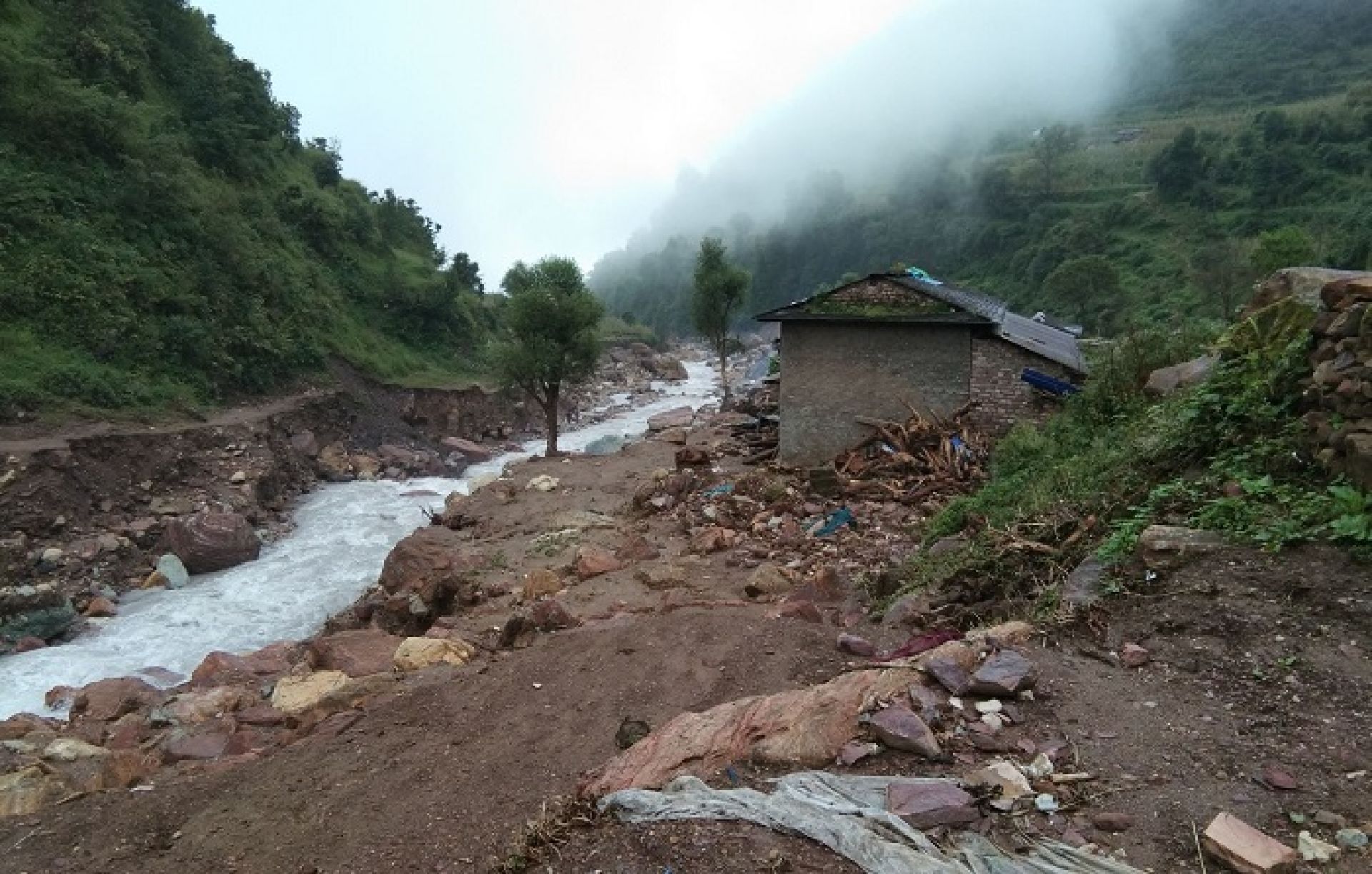 भुजीखोला बाढीको तीन वर्षः बेपत्ता भेटिएनन्, भत्केका घर अझै बनेनन्