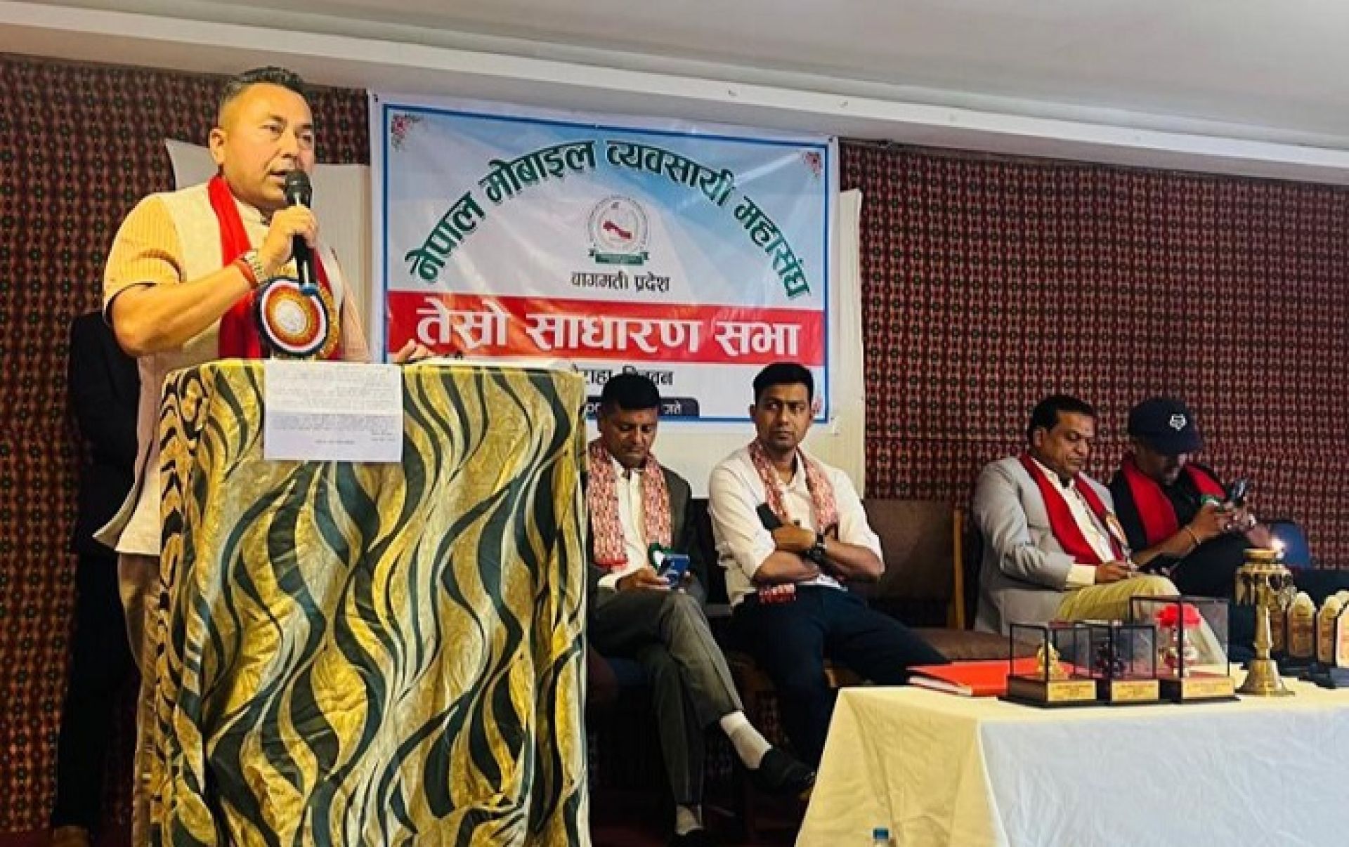 मोवाइल व्यवसायी मारमा छन्, एमआरपीका लागि समय दिइयोस् : उपाध्यक्ष घिमिरे