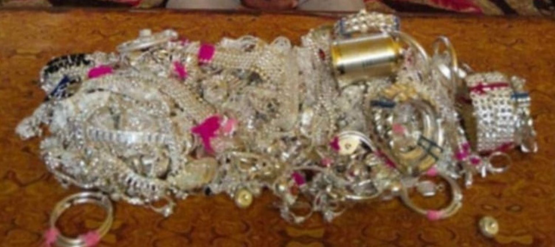 चाँदीको गहनासहित रौतहटबाट भारतीय नागरिक पक्राउ