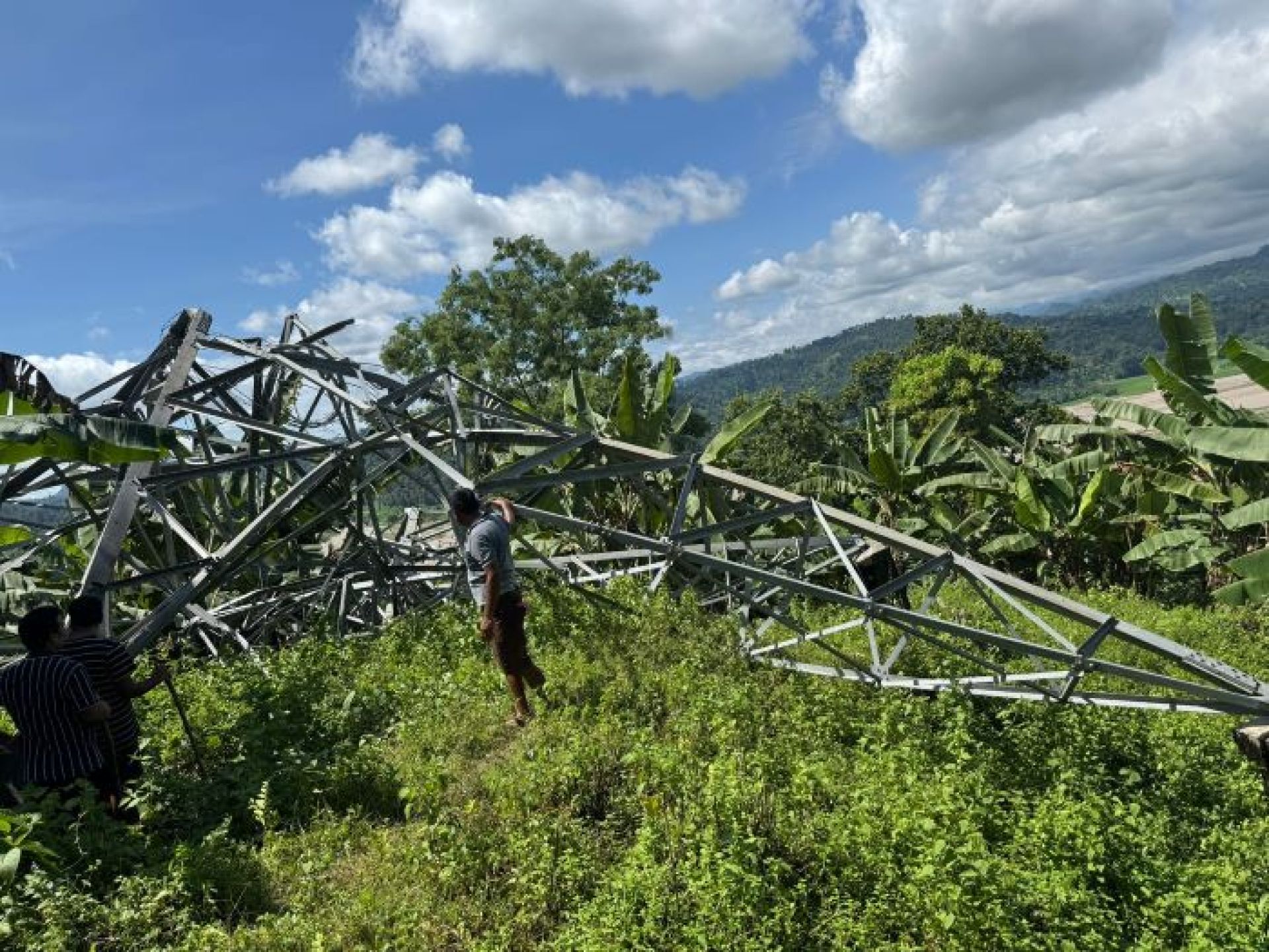 बाढीले काबेली करिडोर प्रसारण लाइनका चार टावरमा क्षति, १८५ मेगावाट विद्युत उत्पादन बन्द