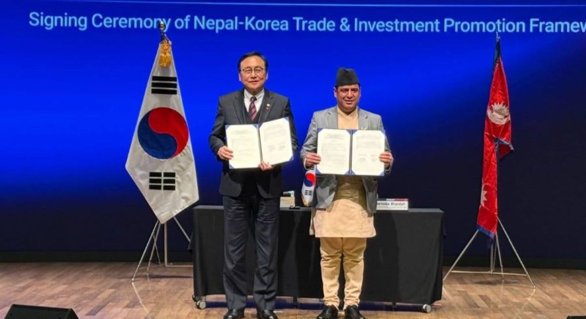 टिआइपीएफ सम्झौतामा मन्त्री भण्डारी र कोरियाली समकक्षीबीच हस्ताक्षर