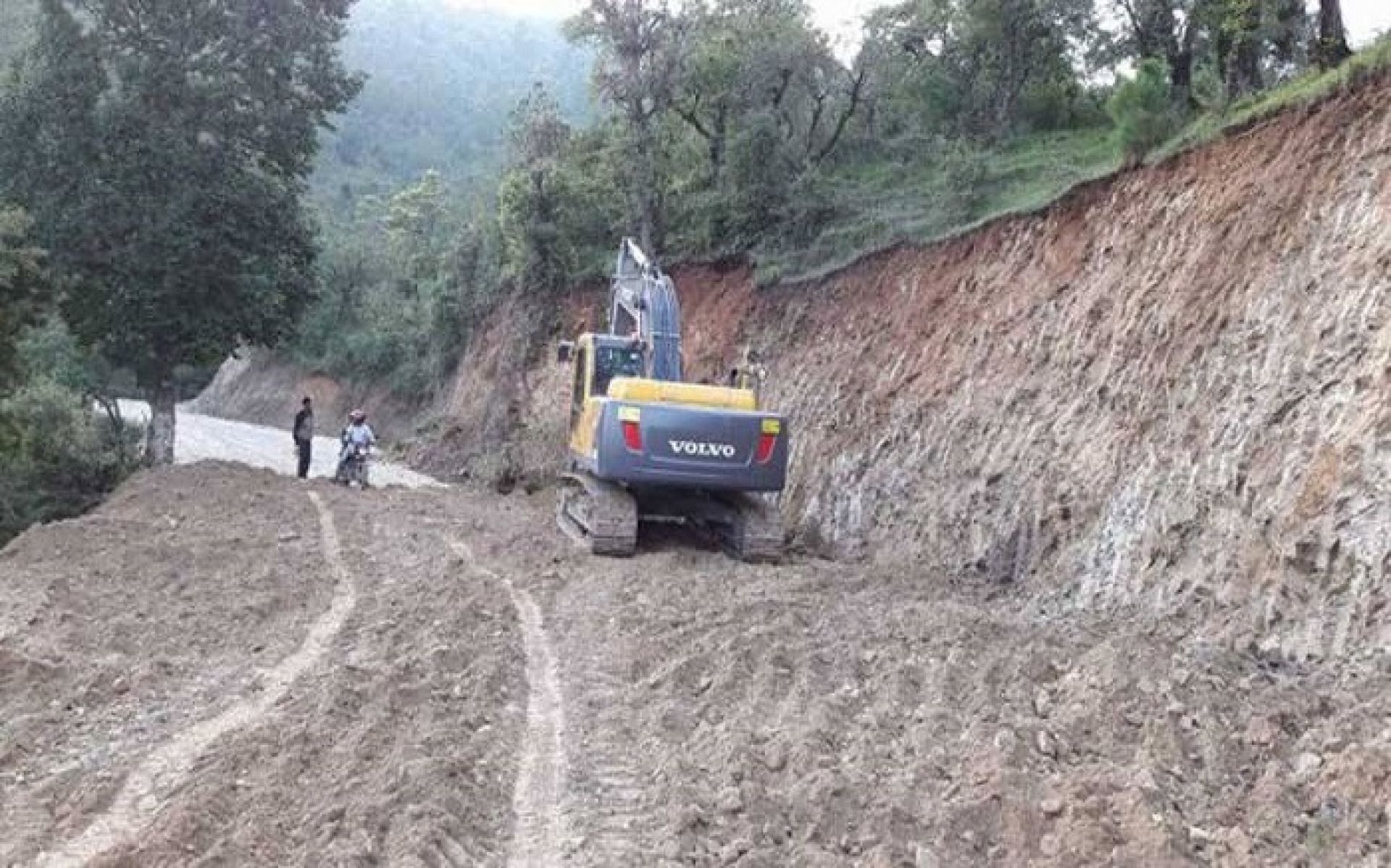 २५ वर्षदेखि हिलो र धुलो भोगेका स्थानीय 