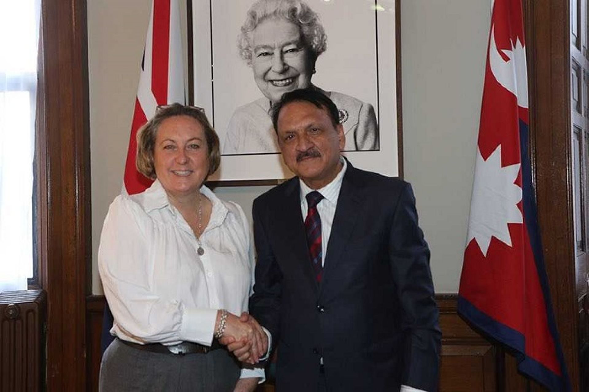 नेपालमा वैदेशिक लगानी भित्र्याउने विषयमा अर्थमन्त्री र परराष्ट्र राज्यमन्त्री आनमेरीबिच भेटवार्ता