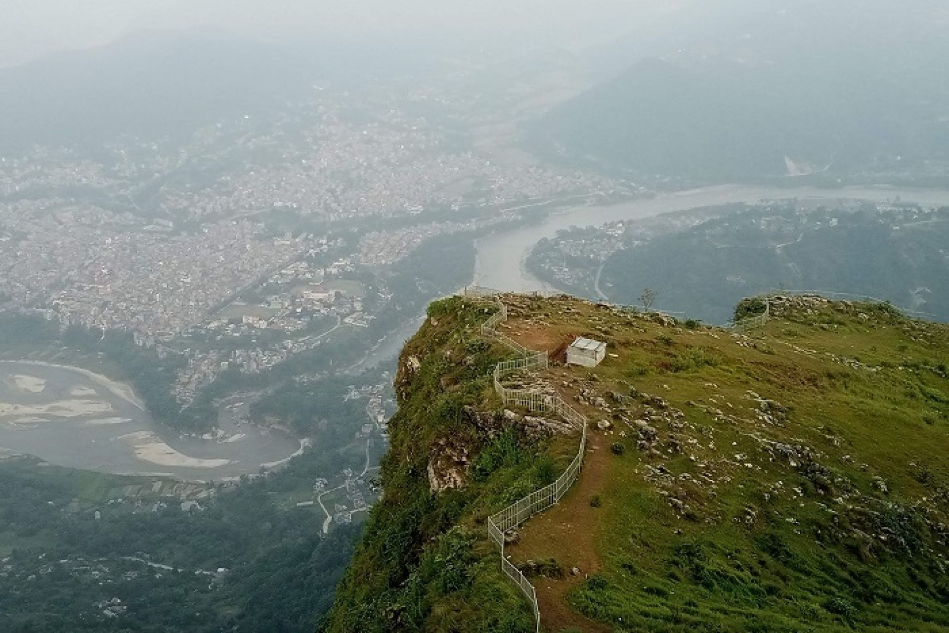पर्यटक आउन थालेपछि मानहुँकोट फर्किँदै स्थानीय