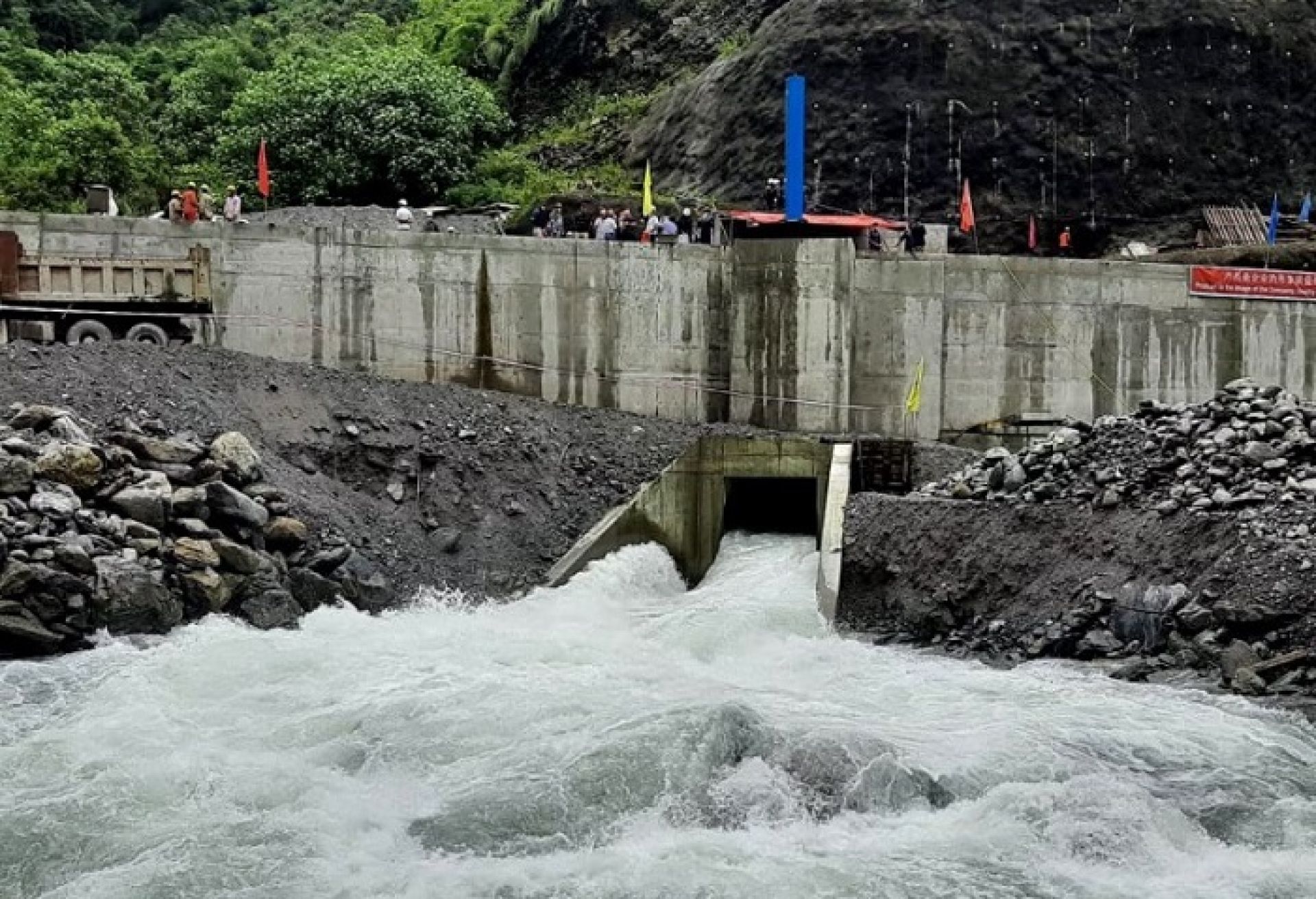 मेलम्ची खानेपानी आजदेखि बन्द