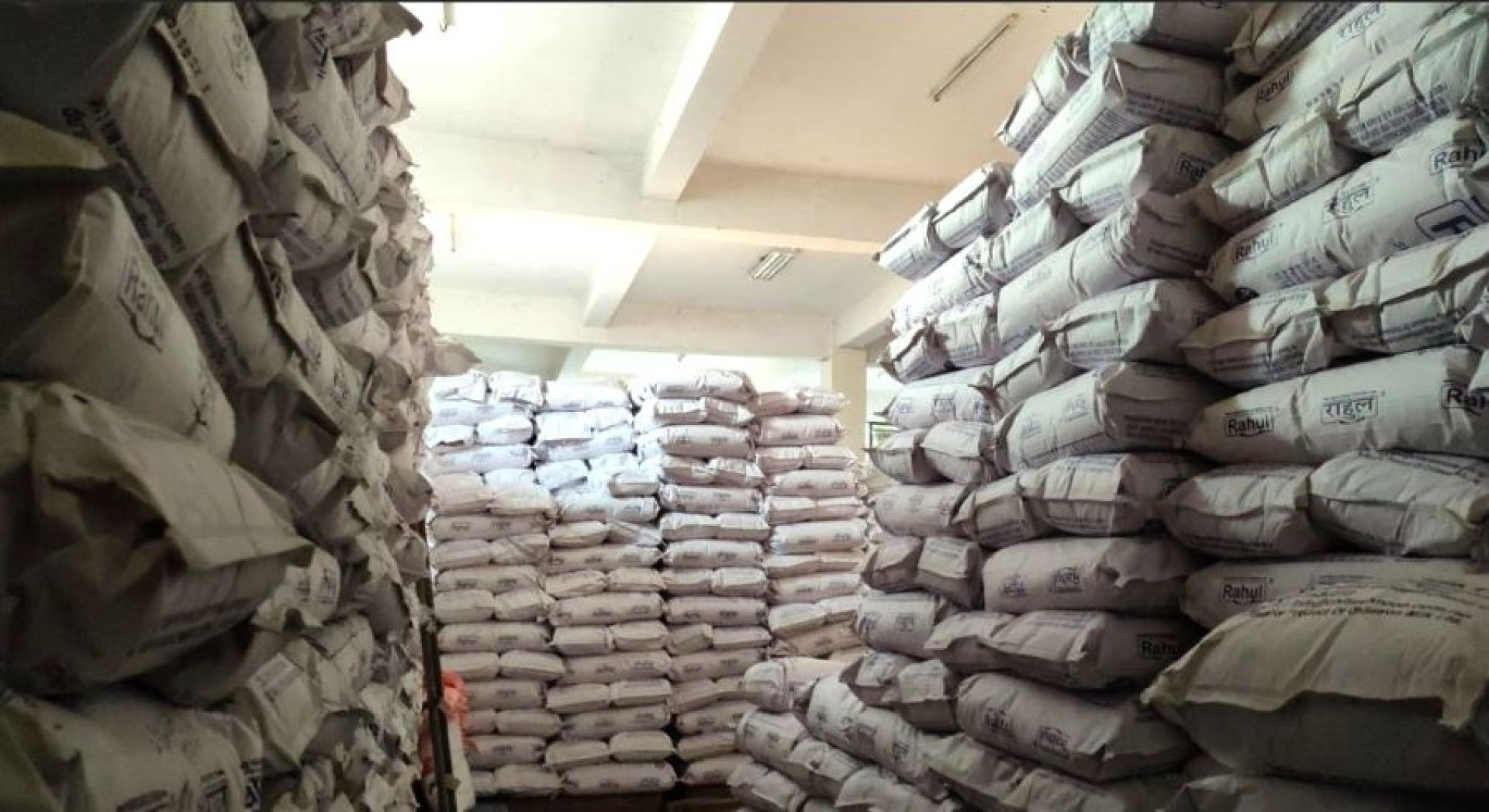 आर्थिक मन्दीको असर: गोदाममै थन्कियो एक अर्बको दुग्धजन्य पदार्थ