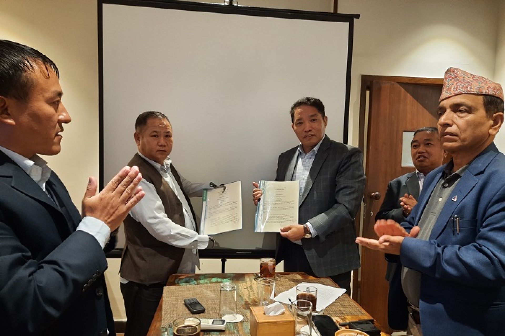 नेपाल पर्वतीय प्रशिक्षण प्रतिष्ठान र नेपाल पर्वतारोहण सङ्घबीच सम्झौता