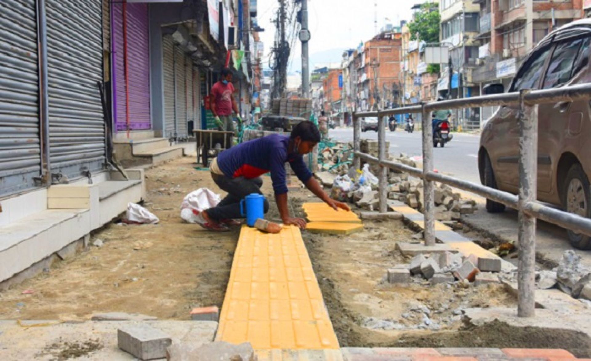 दुई अर्ब १५ करोड खर्चेर पैदलमार्ग मर्मत गर्दै काठमाडौँ महानगर