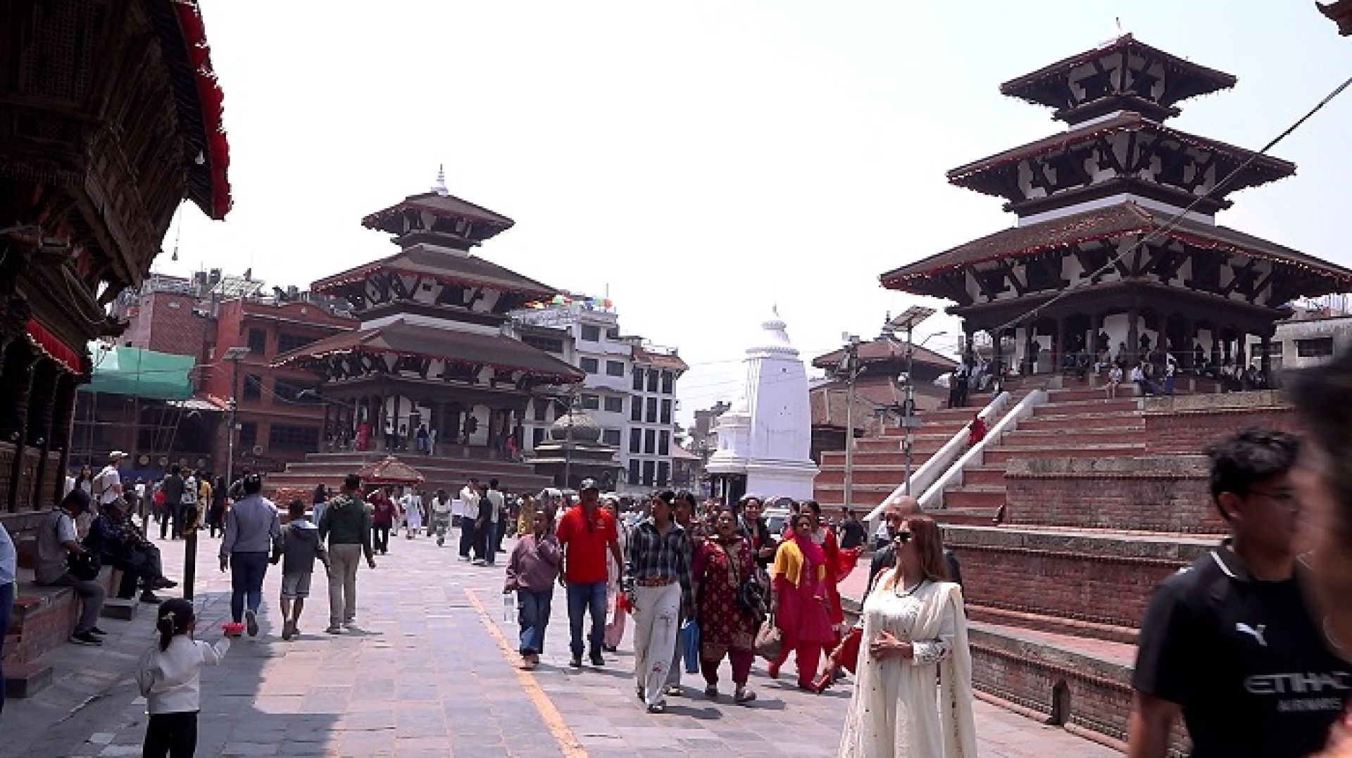 नयाँ वर्षमा बसन्तपुरमा चहलपहल, पर्यटकको भीड बढ्यो