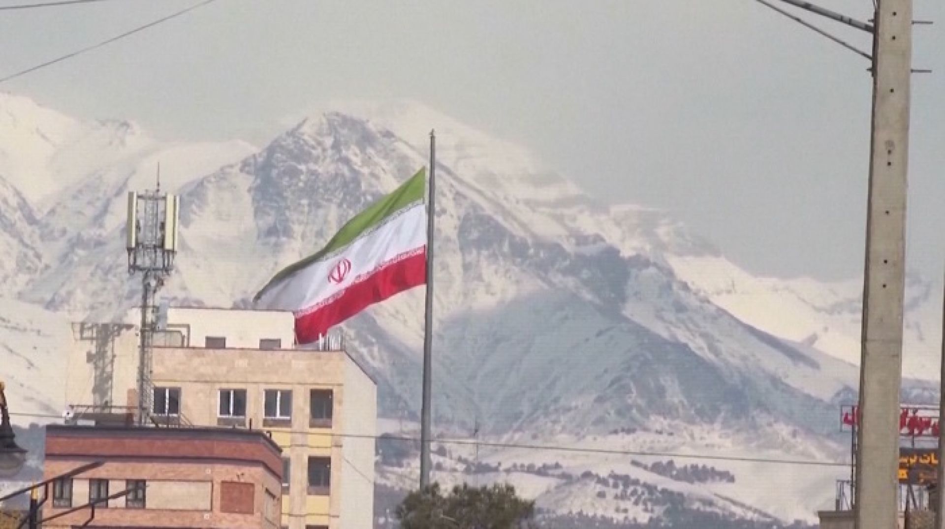 अमेरिका र इरानबीचको विरोधाभासपूर्ण बयान, विश्व बजारमा इन्धनको मूल्यमा अनपेक्षित उतारचढाव