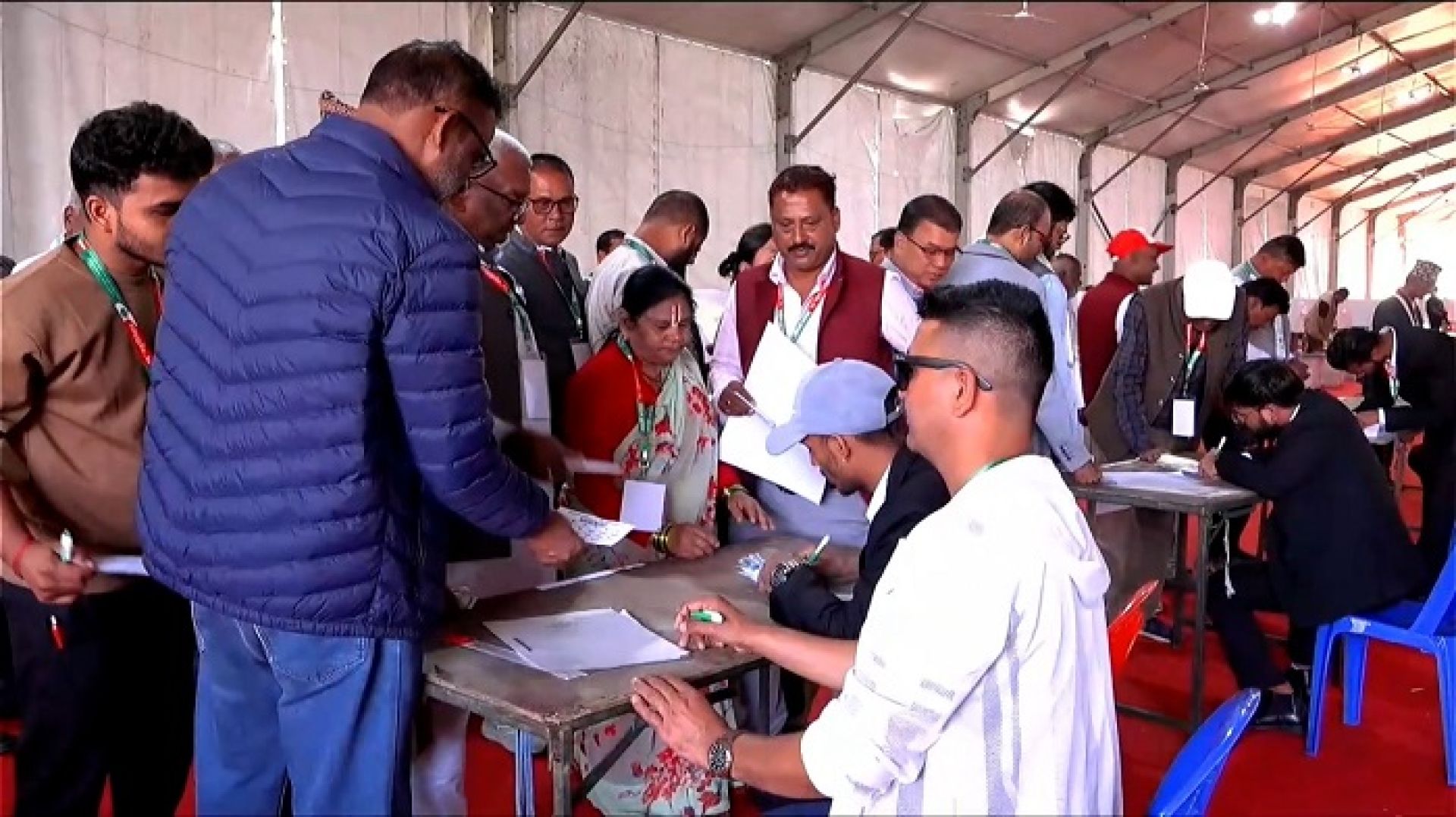 कांग्रेस महाधिवेशन : मतदानस्थलमा चहलपहल, कति खस्यो मत ?