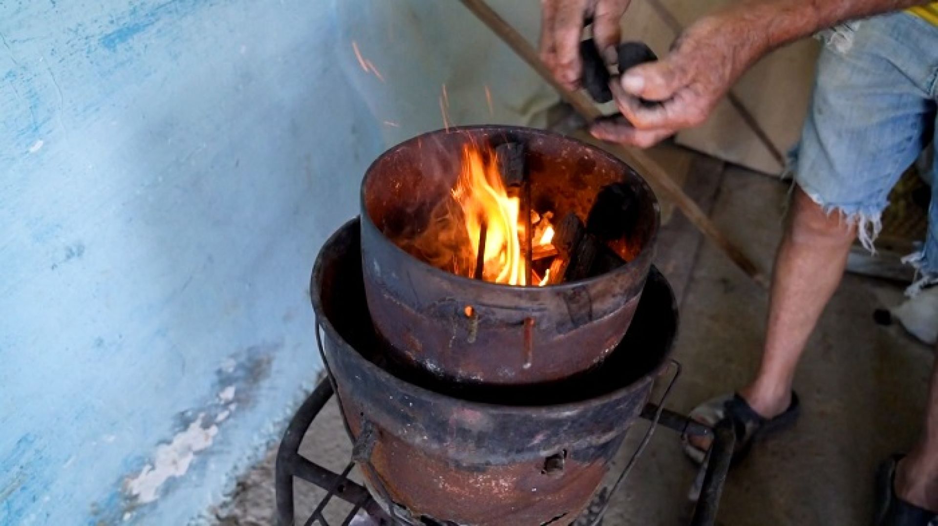 अमेरिकी ऊर्जा रणनीतिले क्युबालीहरू फेरि कोइला प्रयोग गर्न बाध्य