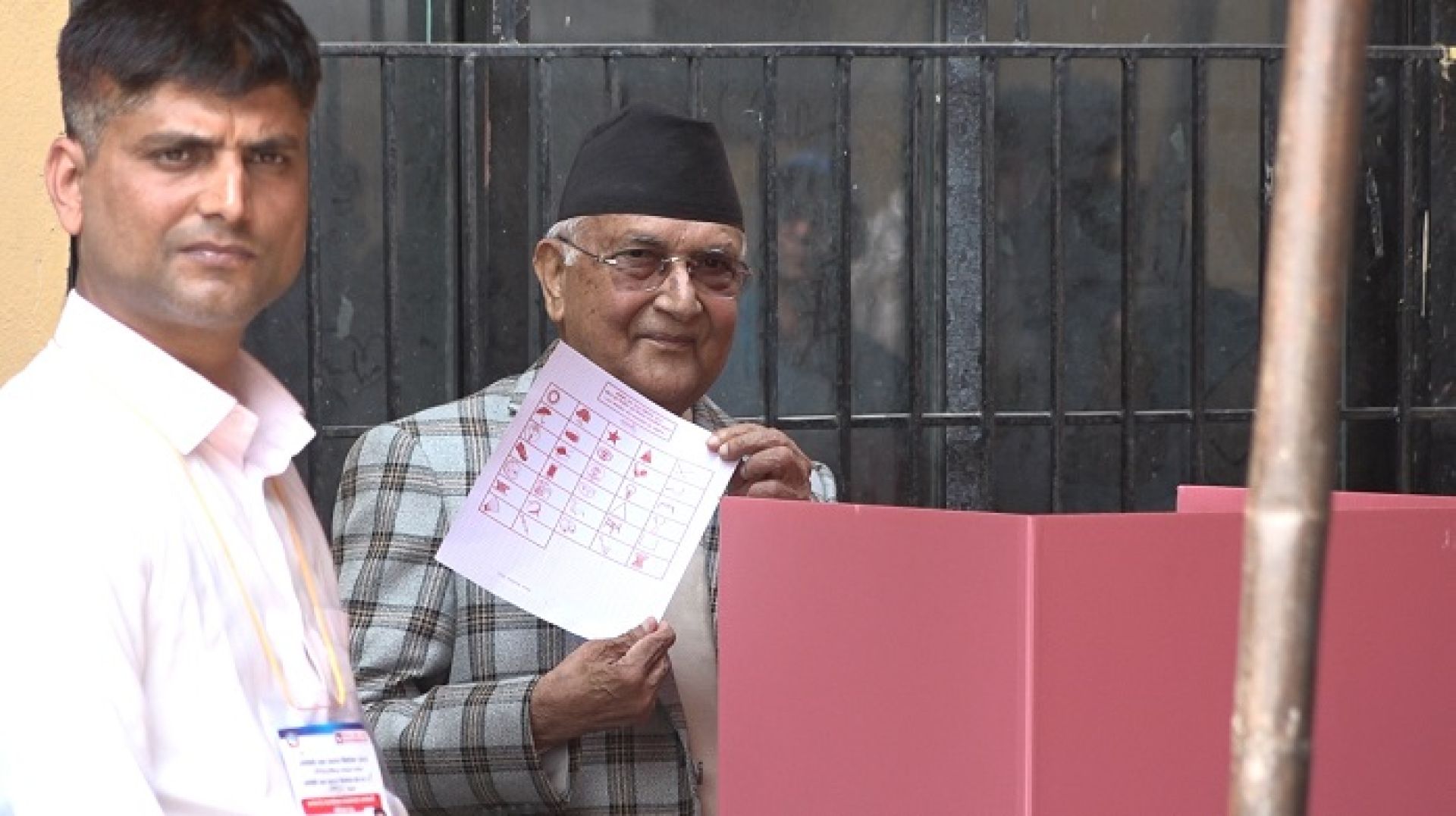 मतदानपछि ओलीले भने- देशलाई स्थिरतामा लैजानुपर्नेछ