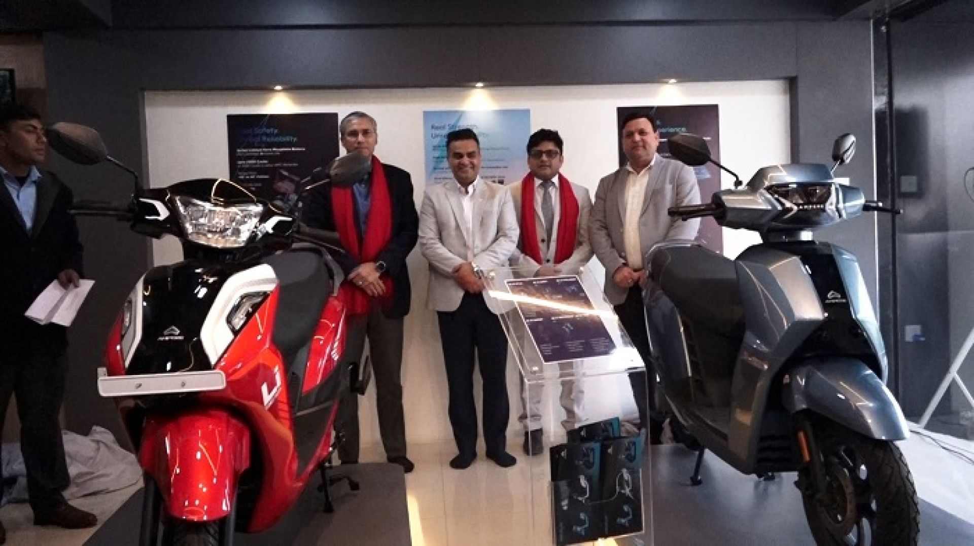 नेपाली बजारमा भित्रिए एम्पीयरका दुई नयाँ इलेक्ट्रिक स्कुटर, मूल्य ३ लाखबाट सुरु