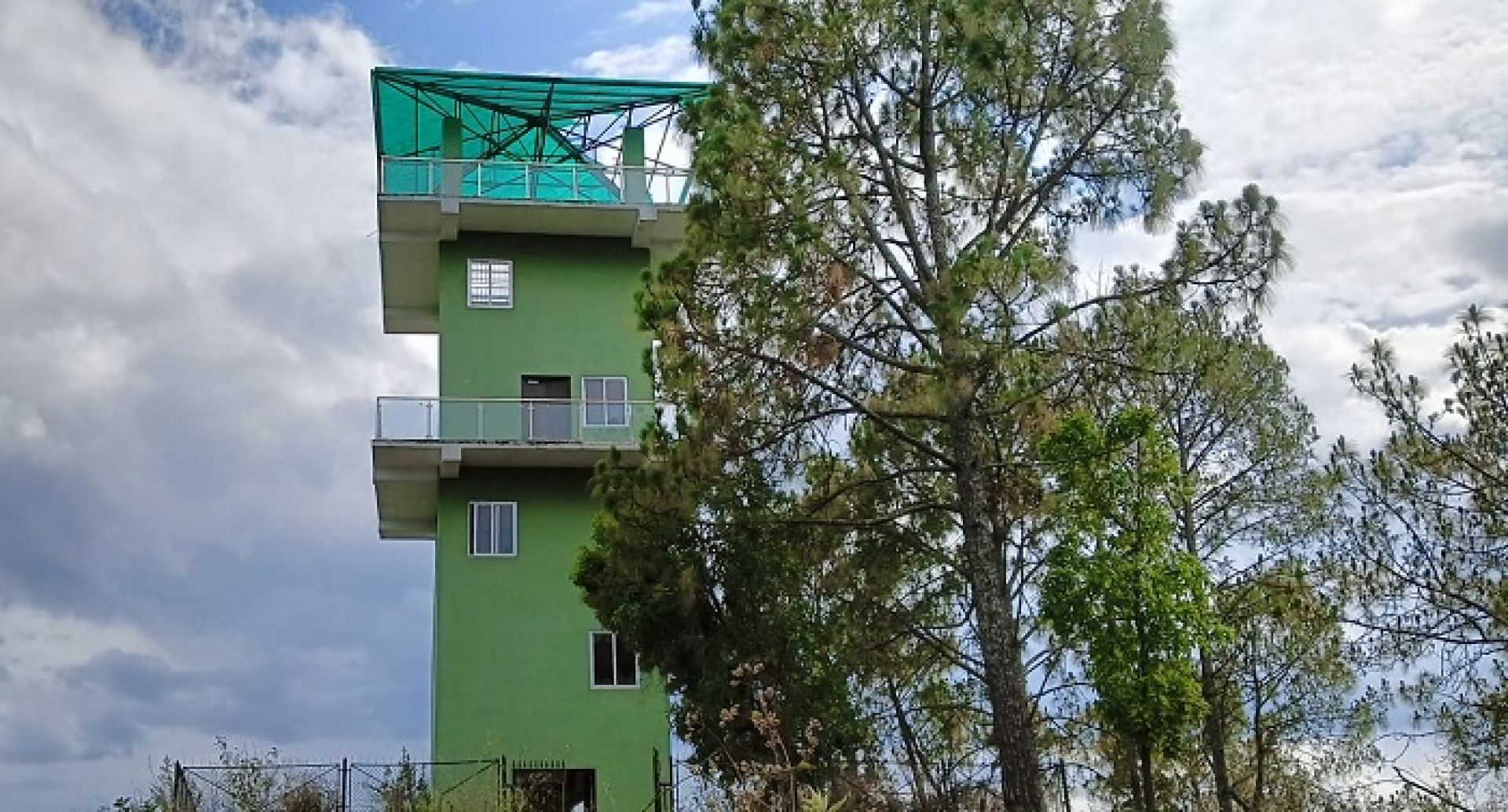 सञ्चालनमा नै नआई खण्डहरमा परिणत हुँदै सुलिथुम्काको भ्यू टावर