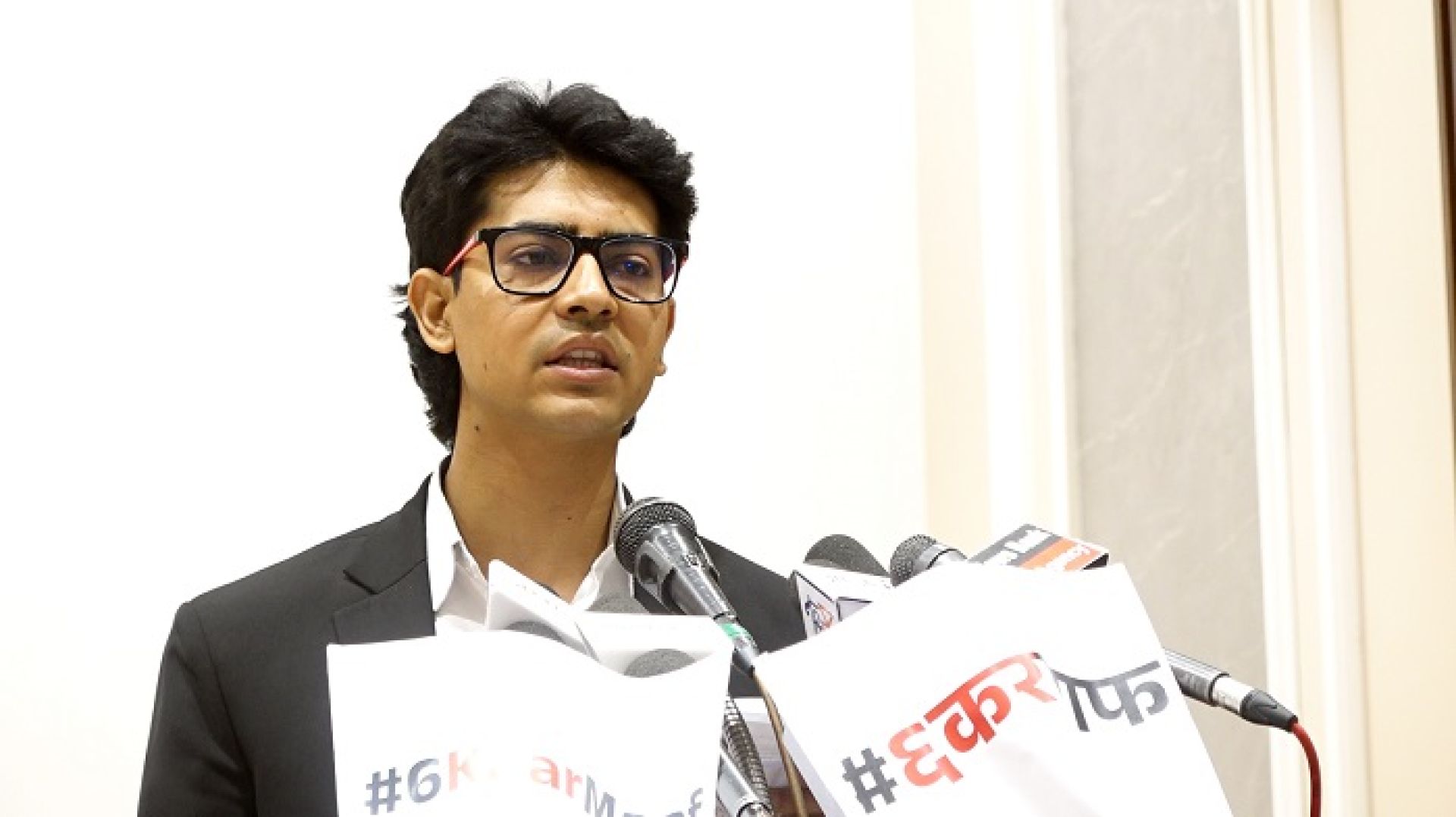 पेट्रोलियम पदार्थमा लाग्ने ६ प्रकारका कर हटाउन जेनजी अगुवा मिराज ढुङ्गाना समूहको माग 