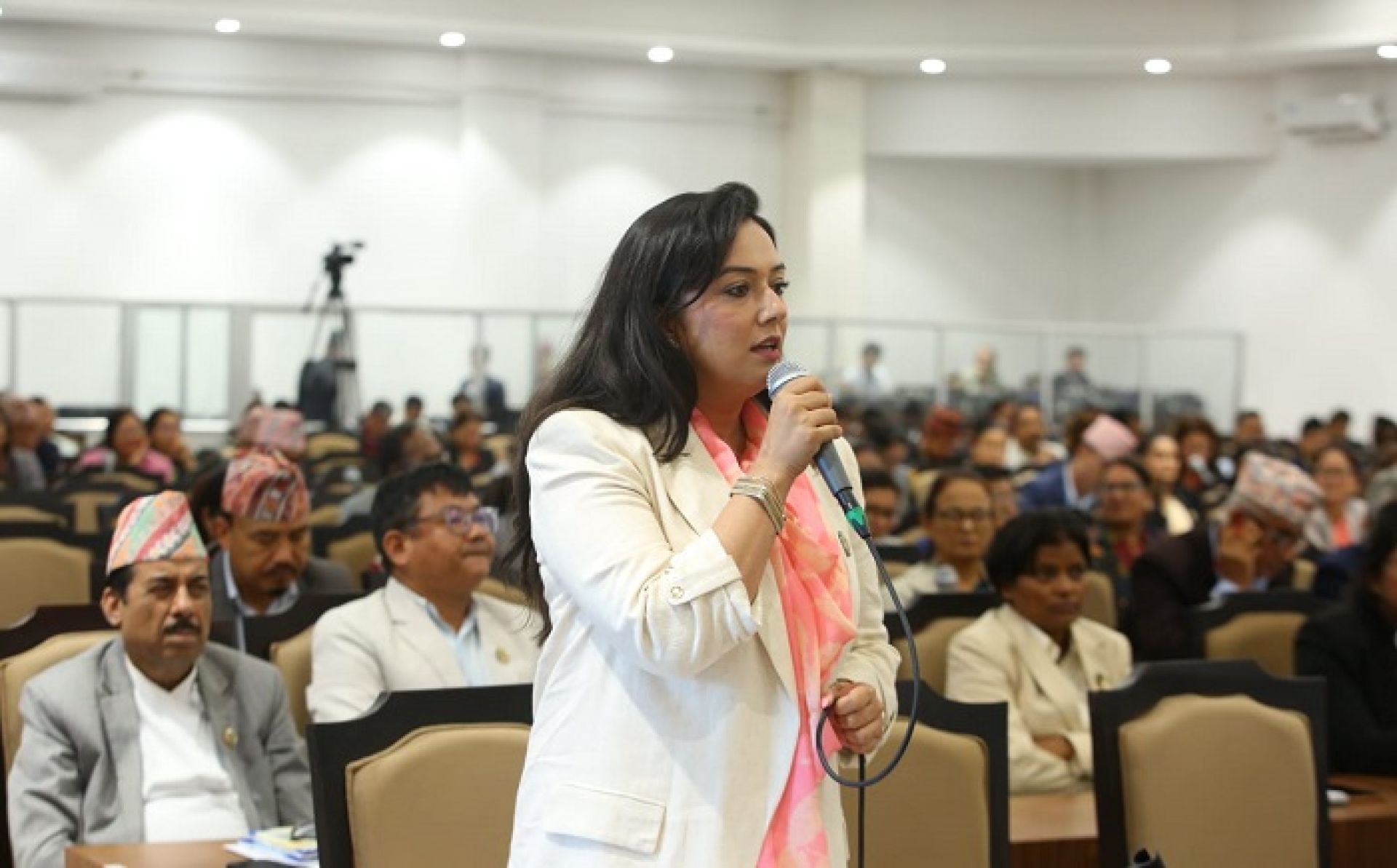 आईसीयूमा रहेका आन्दोलनरत इन्टर्न डाक्टरको माग तत्काल सम्बोधन गर्न सांसद ओलीको आग्रह