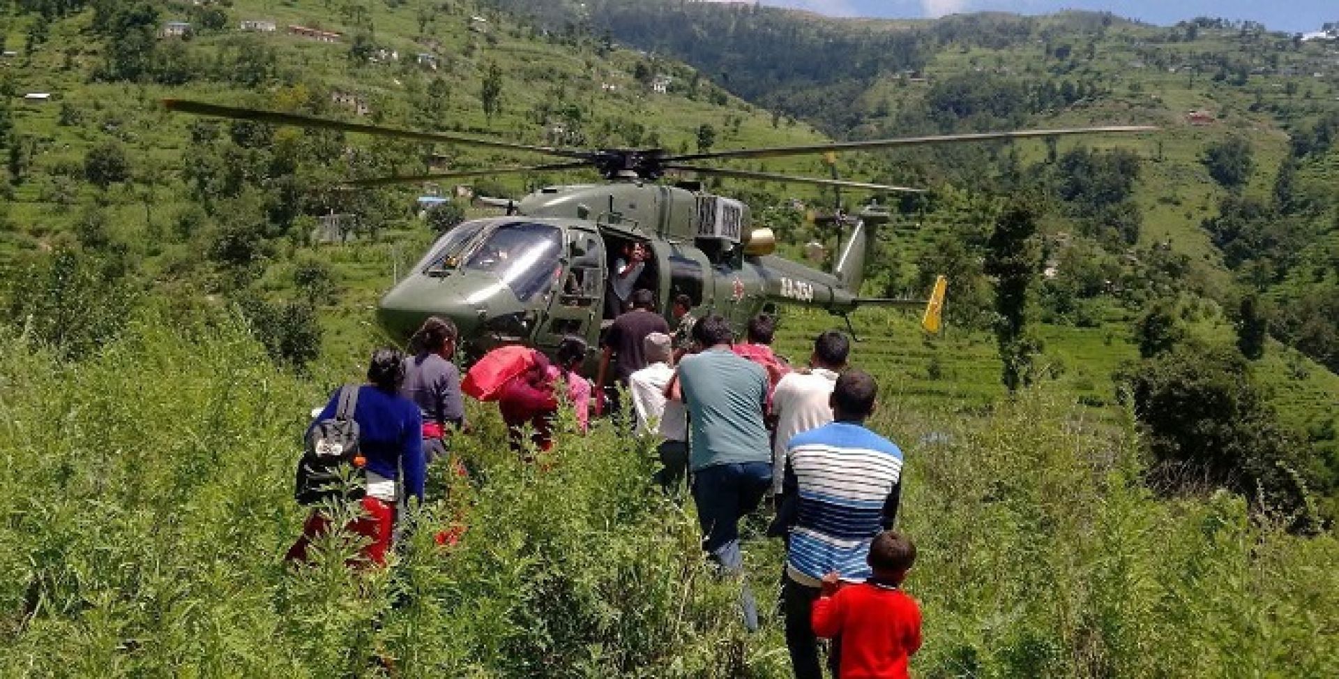 रसुवा बाढी : नेपाली सेना र निजी क्षेत्रले गर्यो ११४ जनाको हवाई उद्धार 