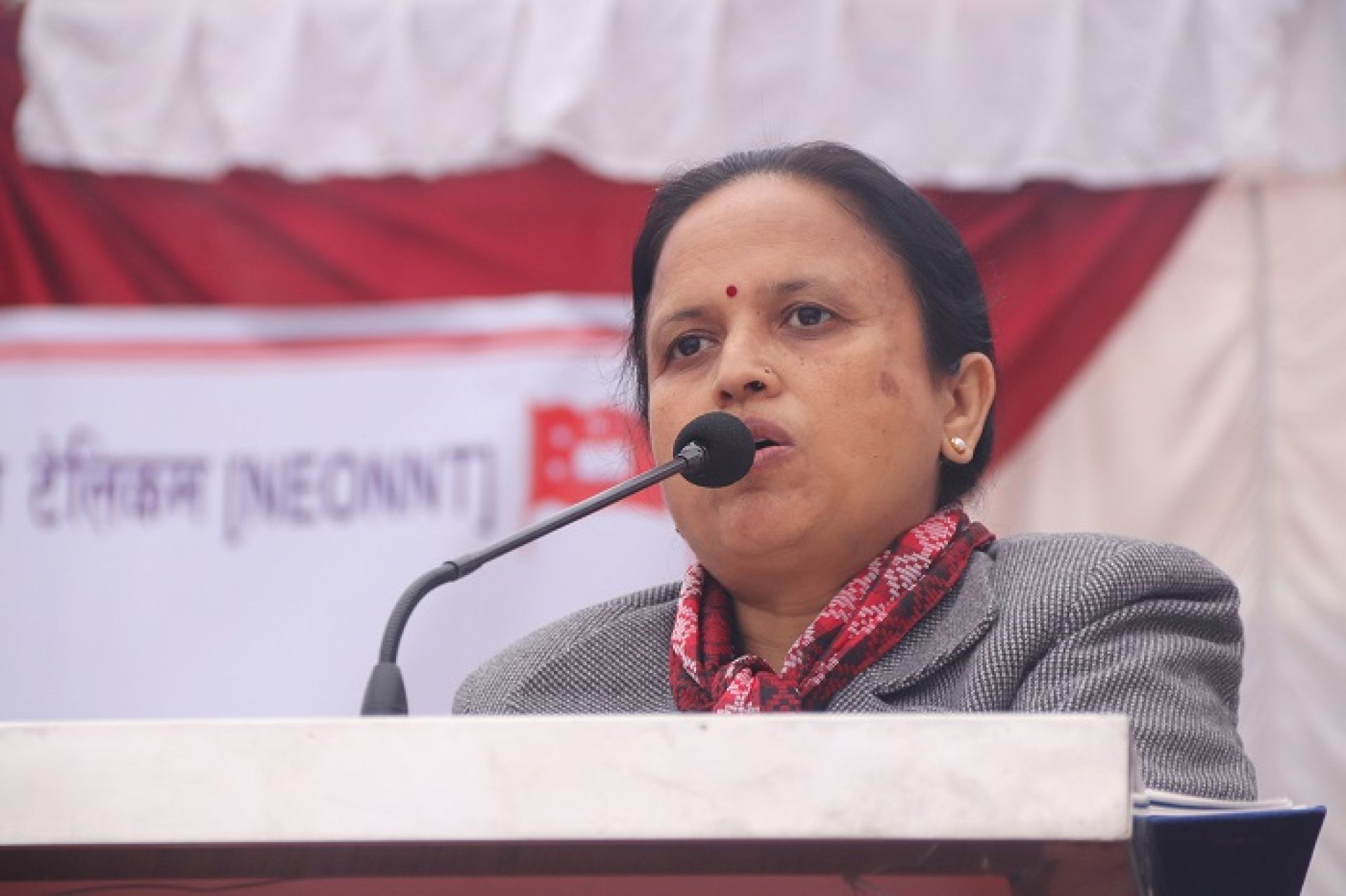 टेलिकमका कर्मचारीलाई मन्त्री शर्माको निर्देशनः प्रतिस्पर्धामा अब्बल भएर नाफा कमाउनेगरी काम गर्नुस्