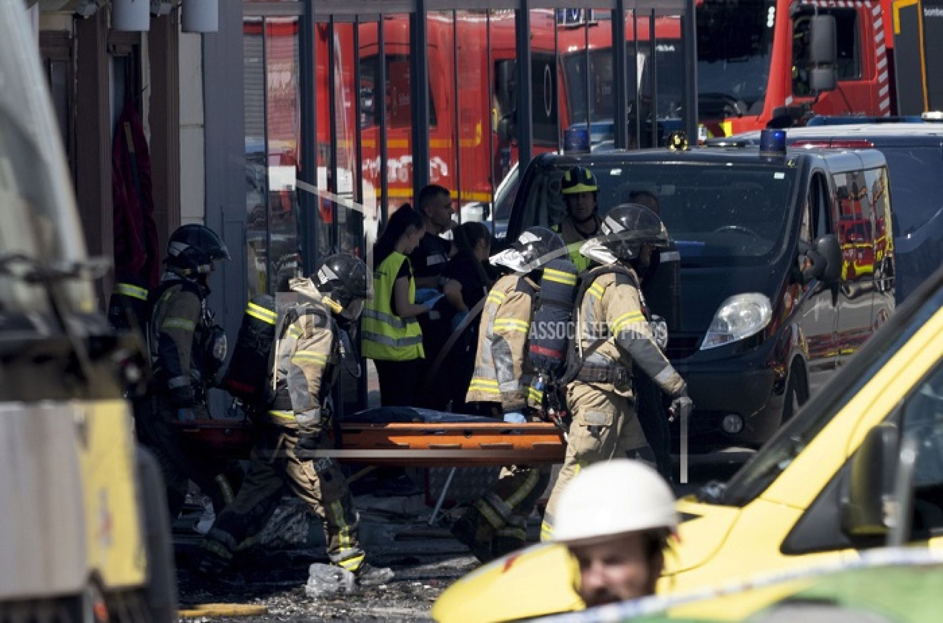 नाइटक्लबमा आगलागी हुँदा १३ को मृत्यु